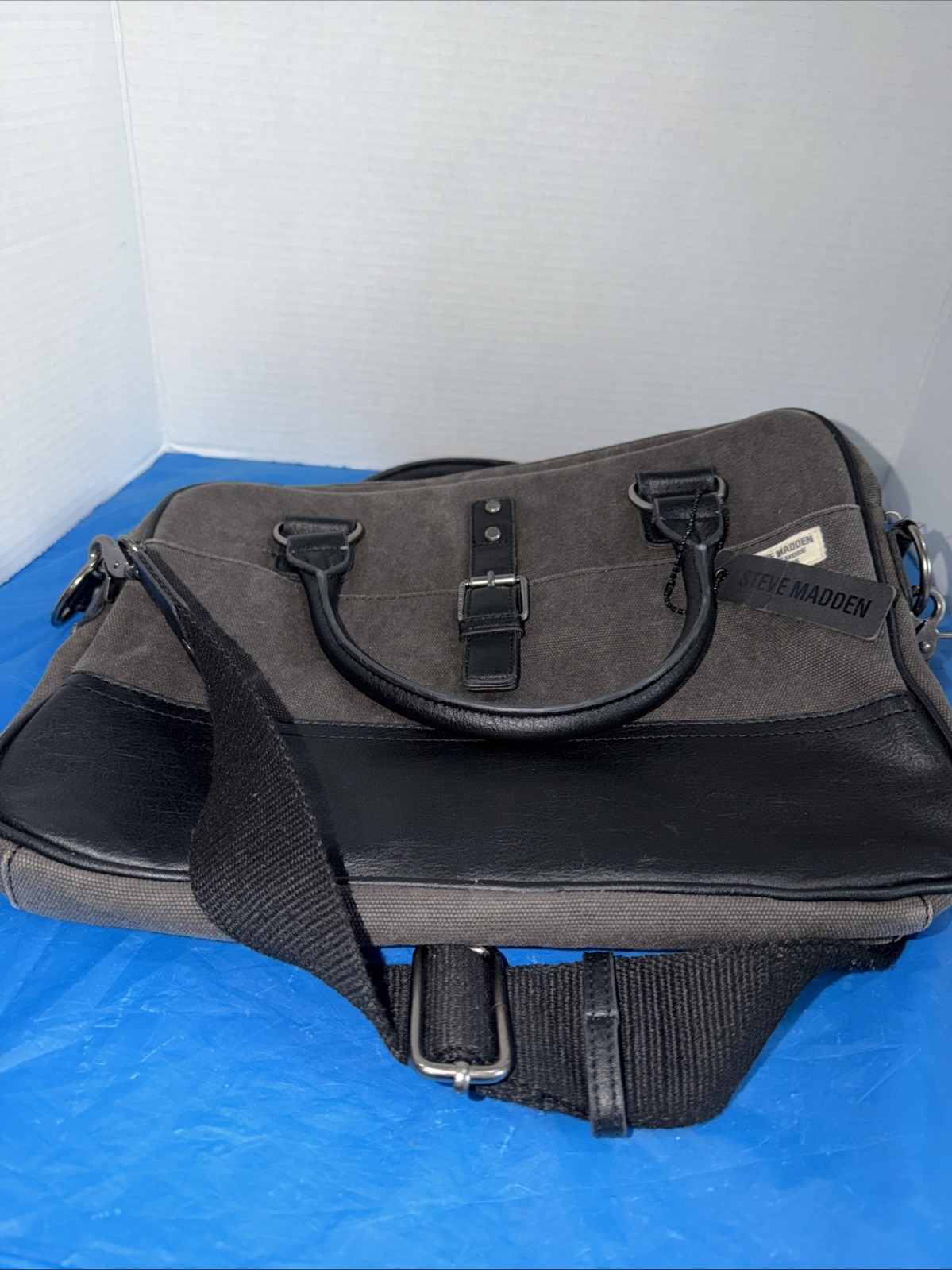Steve Madden Canvas Computer Bag Camo Interior 15X12 Grey NWT Excellent Item