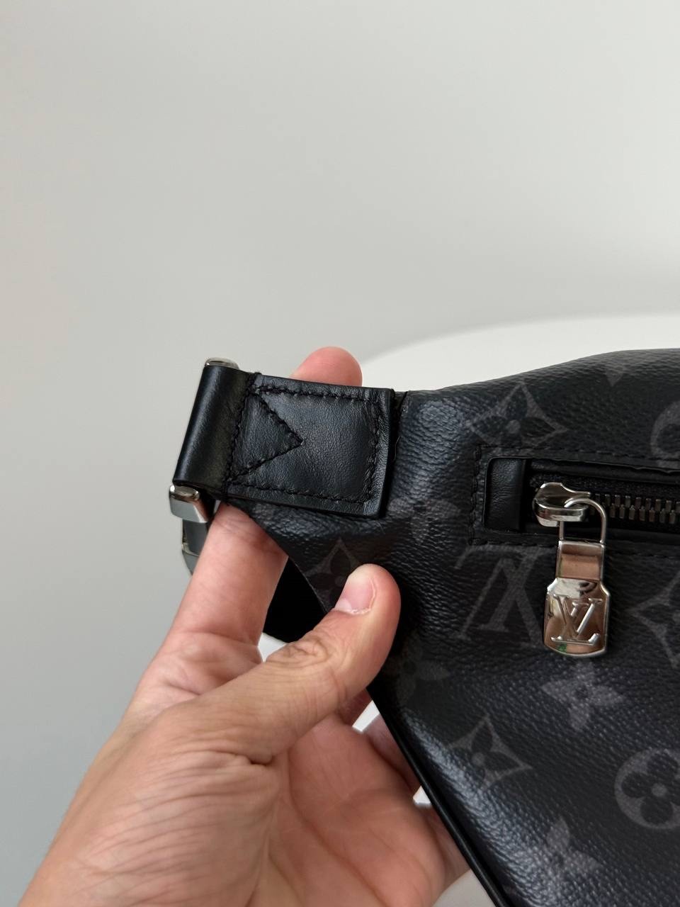 Authentic Louis Vuitton Discover Leather Monogram Bumbag PM Shadow Mens
