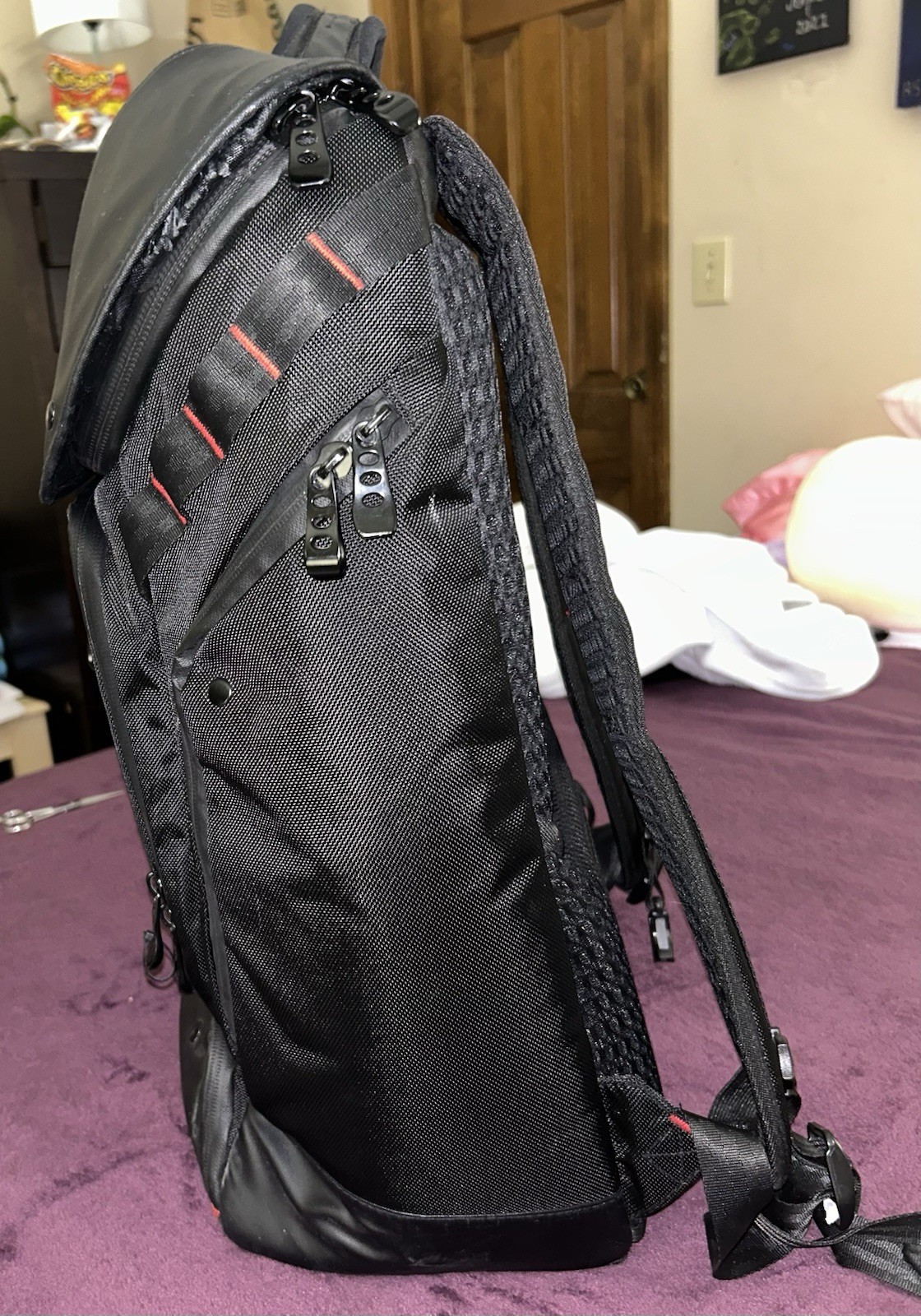 Acer Predator Gaming Backpack-17.3-Heavy Duty-MSRP$180-Read-Excellent-Light Wear