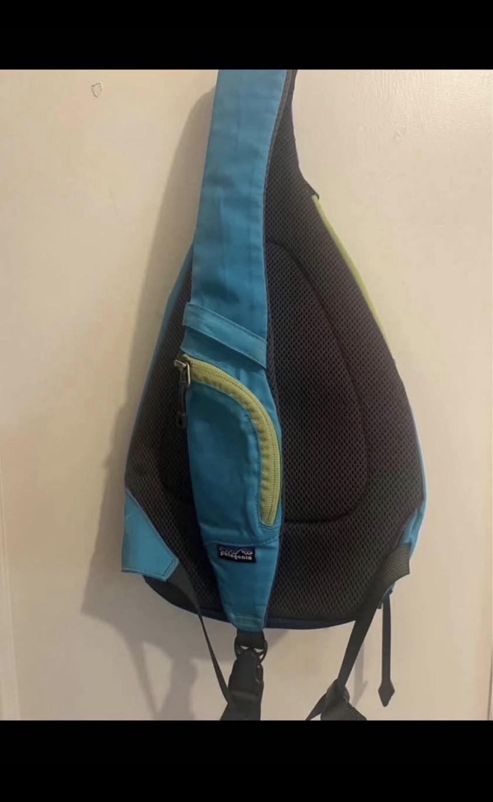 Patagonia Atom 8L Sling Backpack Blue