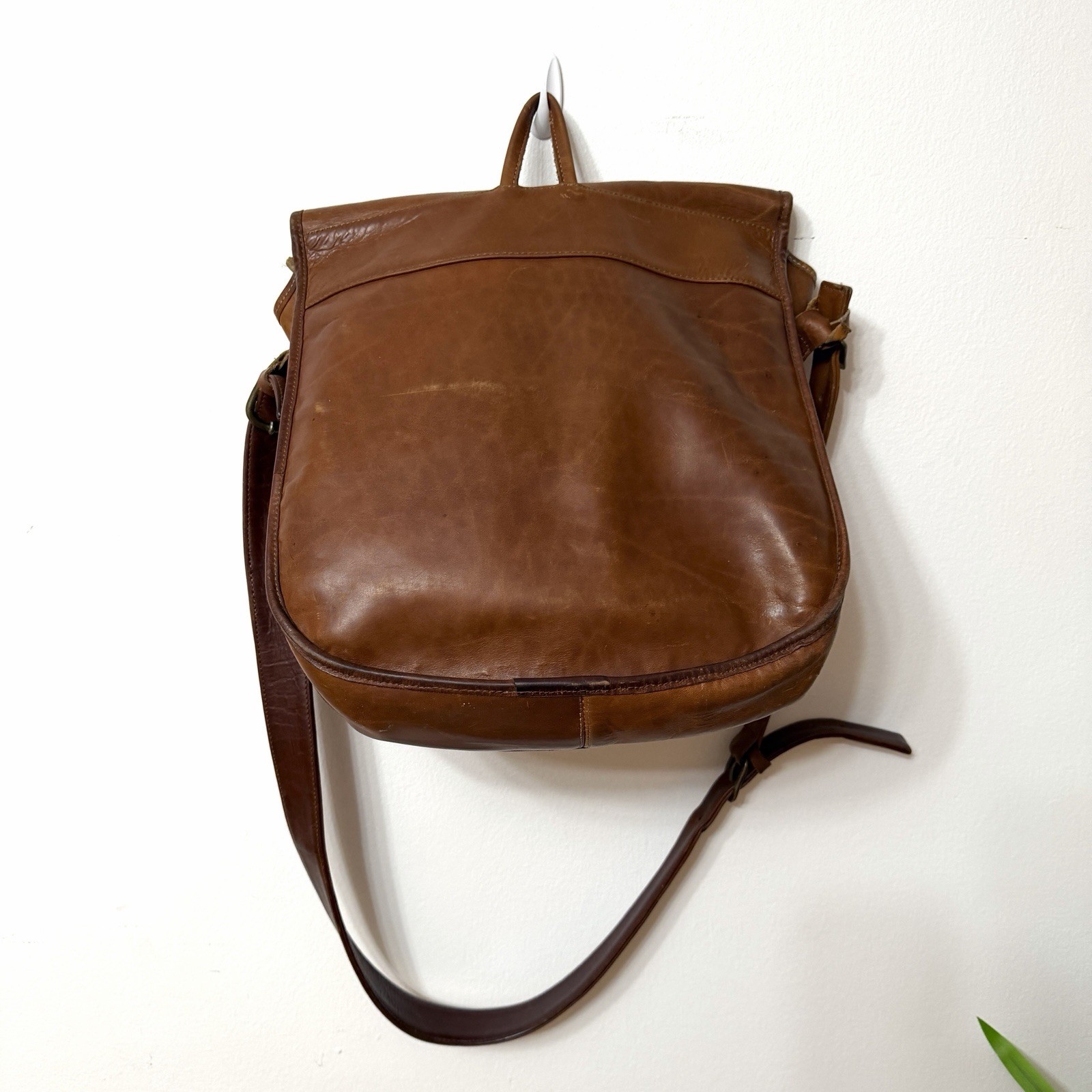Joseph Hanna New York Handmade Brown Leather 11.5” X 13” Messenger Crossbody Bag
