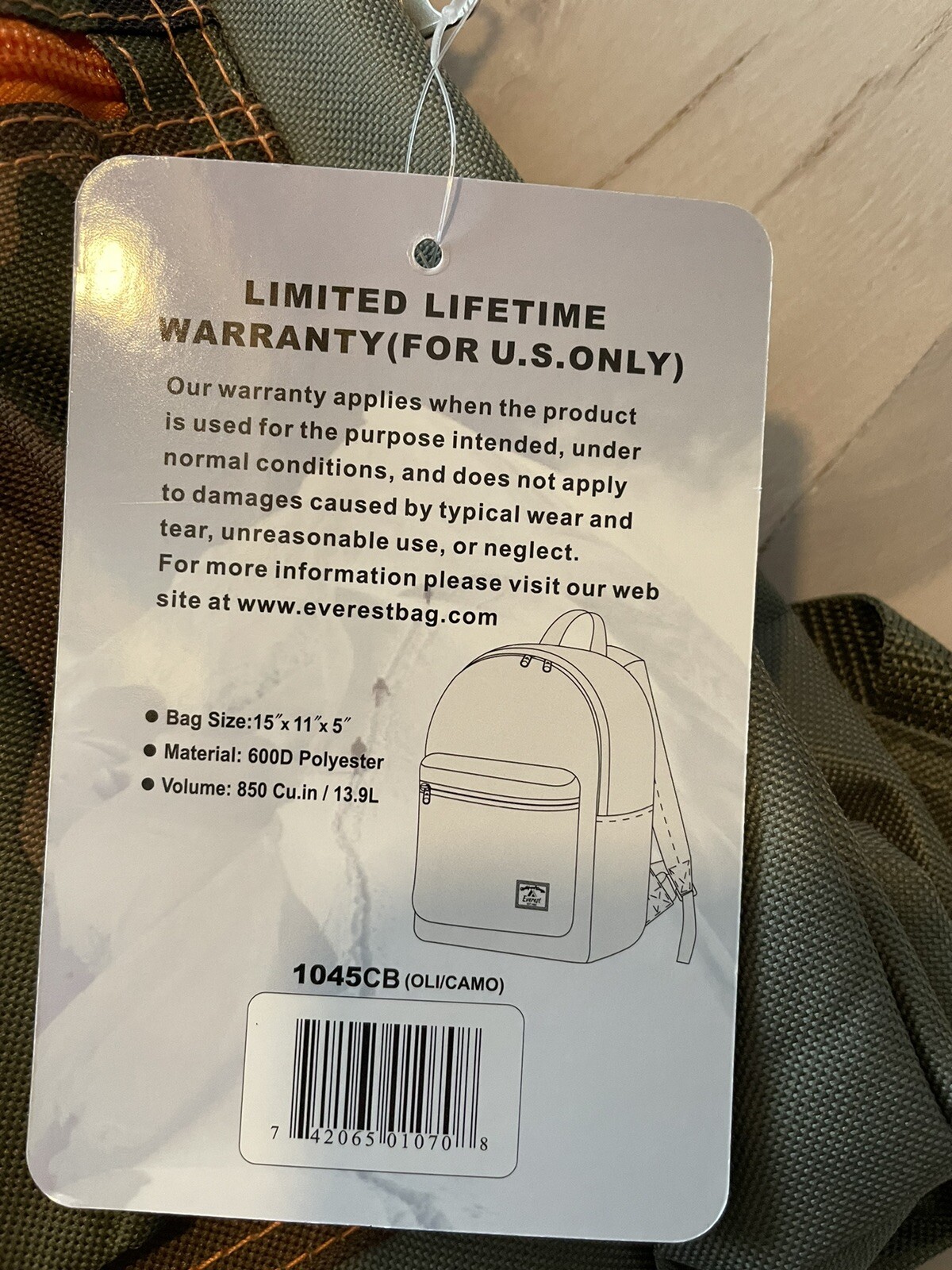 NWT Everest Backpack 15”x11.5” 850 Cu. in/13.9L