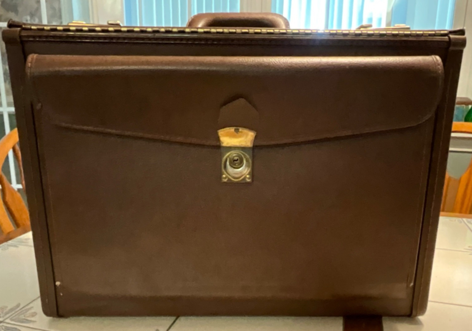Vintage Stebco Pilots Briefcase Attache Travel Case No Keys Brown GUC 18”x9”x14”