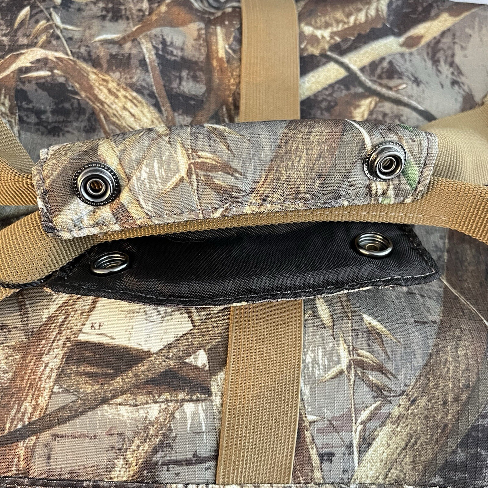Under Armour Realtree Camo Utility Duffle Weekender Bag 18 x 10 x 10 Rare SAMPLE