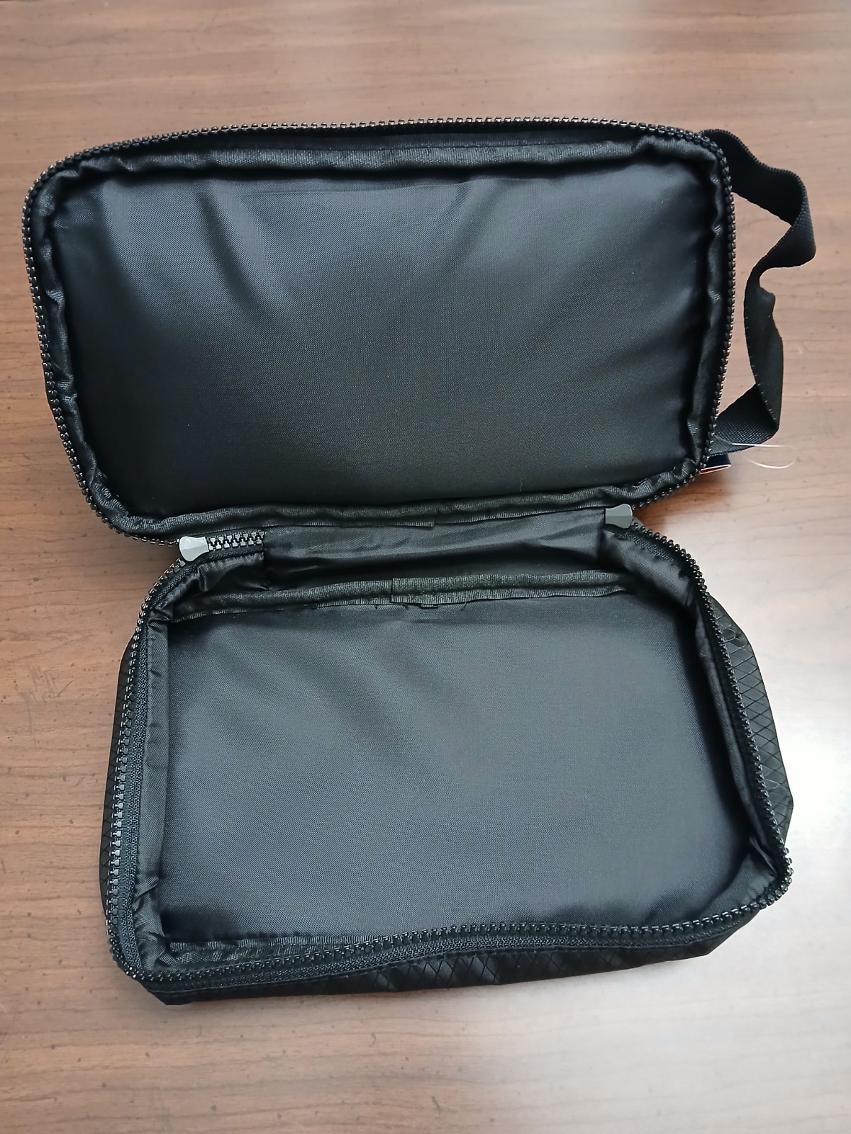 Reebok REED Dopp Kit in BLACK for toiletries travel size 6L NEW with TAGS