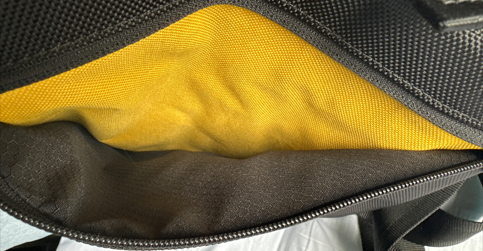 Booq Graphite Nylon Flap Laptop/Tablet Shoulder Bag Crossbody Black/Yellow