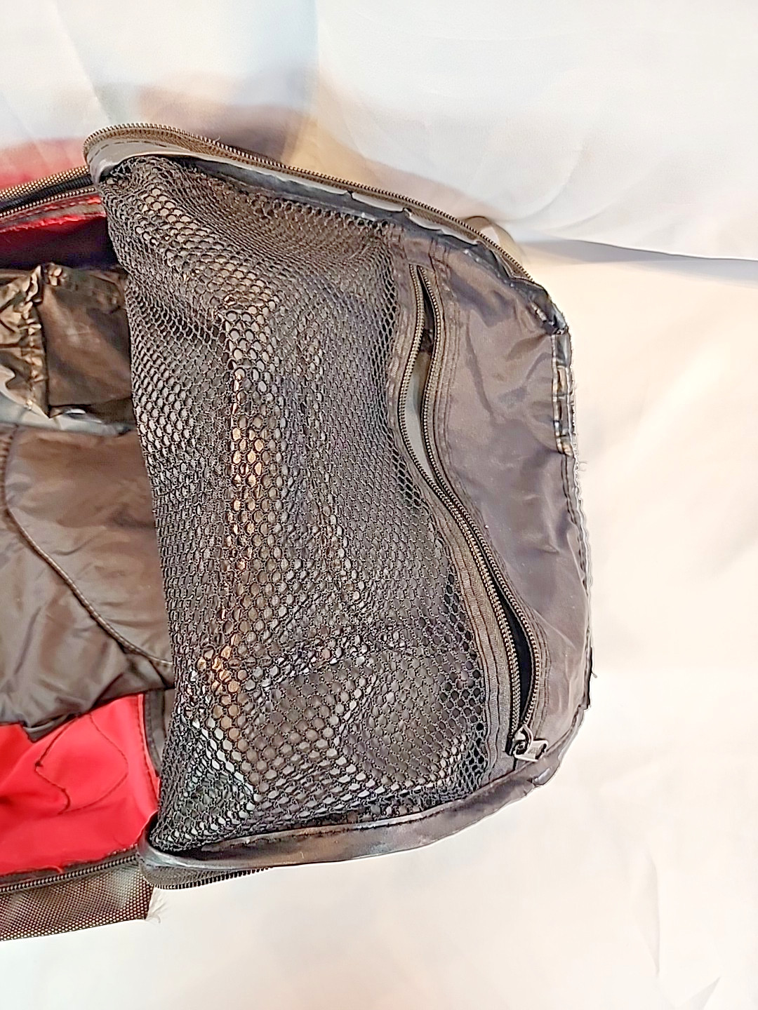 Vintage 90’s Eastsport Backpack Book Bag Red Black Many Pockets Cup Holders