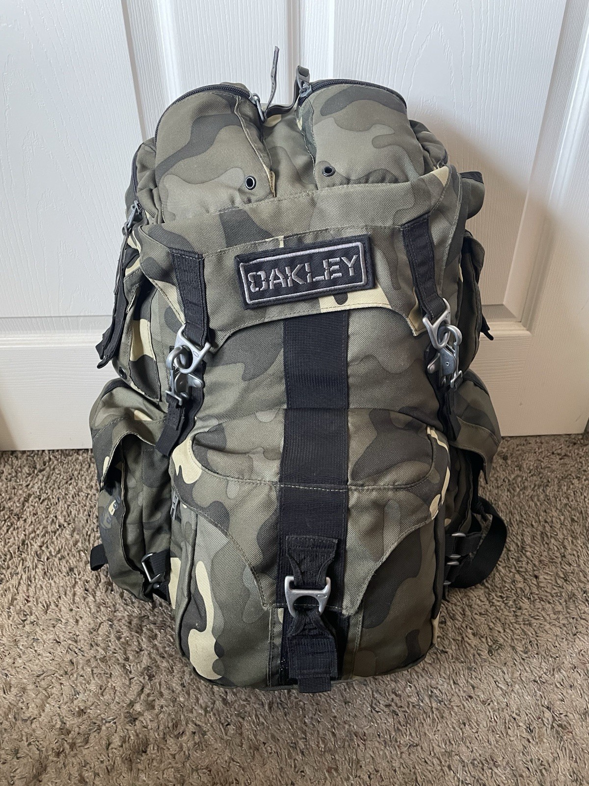 RARE OAKLEY AP MECHANISM BACKPACK Camo Mountain Division Hiking Day Pack Bag
