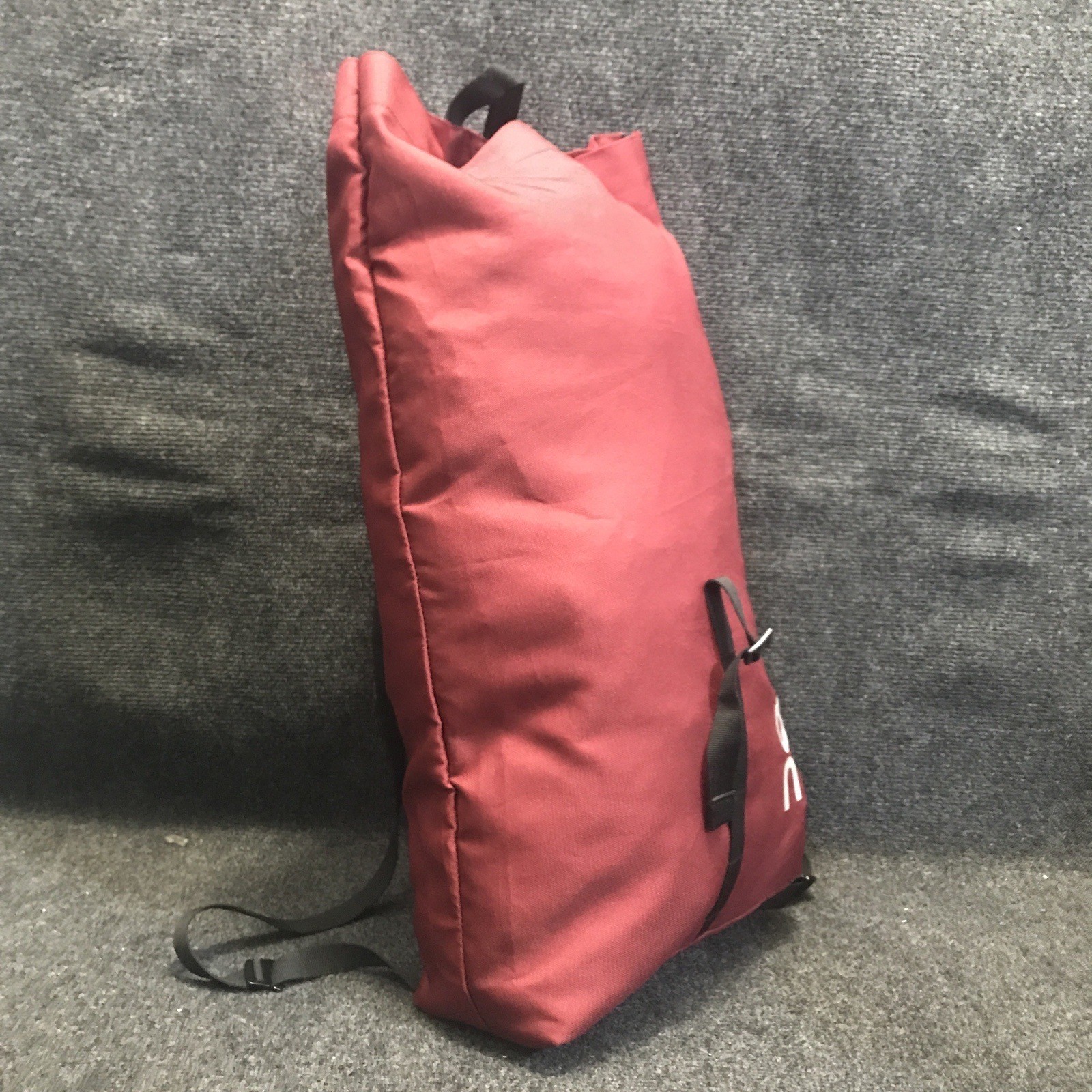 On Cloud Ambassador Maroon/Black Running Backpack Sack Run Bag w/ Front Logo