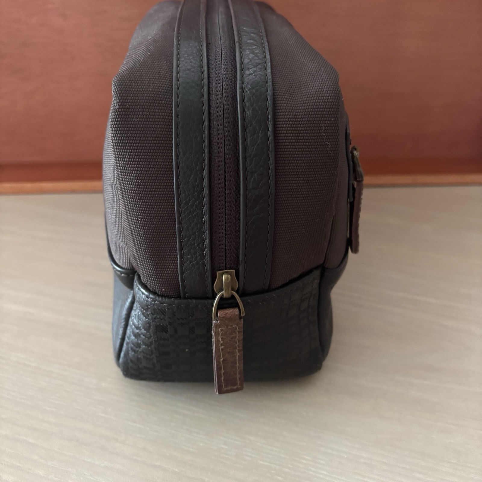 Boconi Mens Classic Dopp Kit Toiletry Travel Bag Top Zip Brown