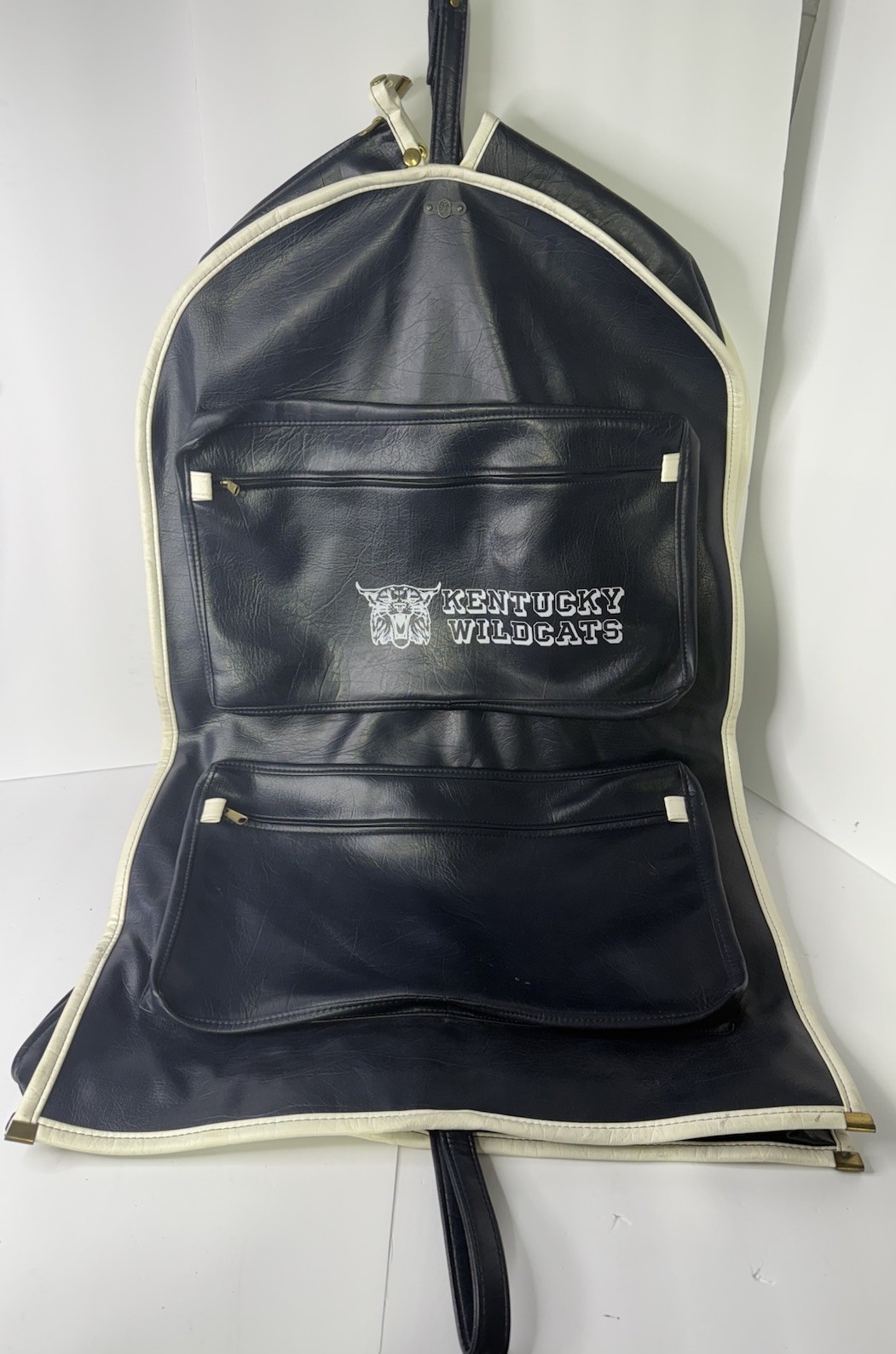 VTG FS Original University Of kentucky Wildcats Luggage Faux Leather Garment Bag