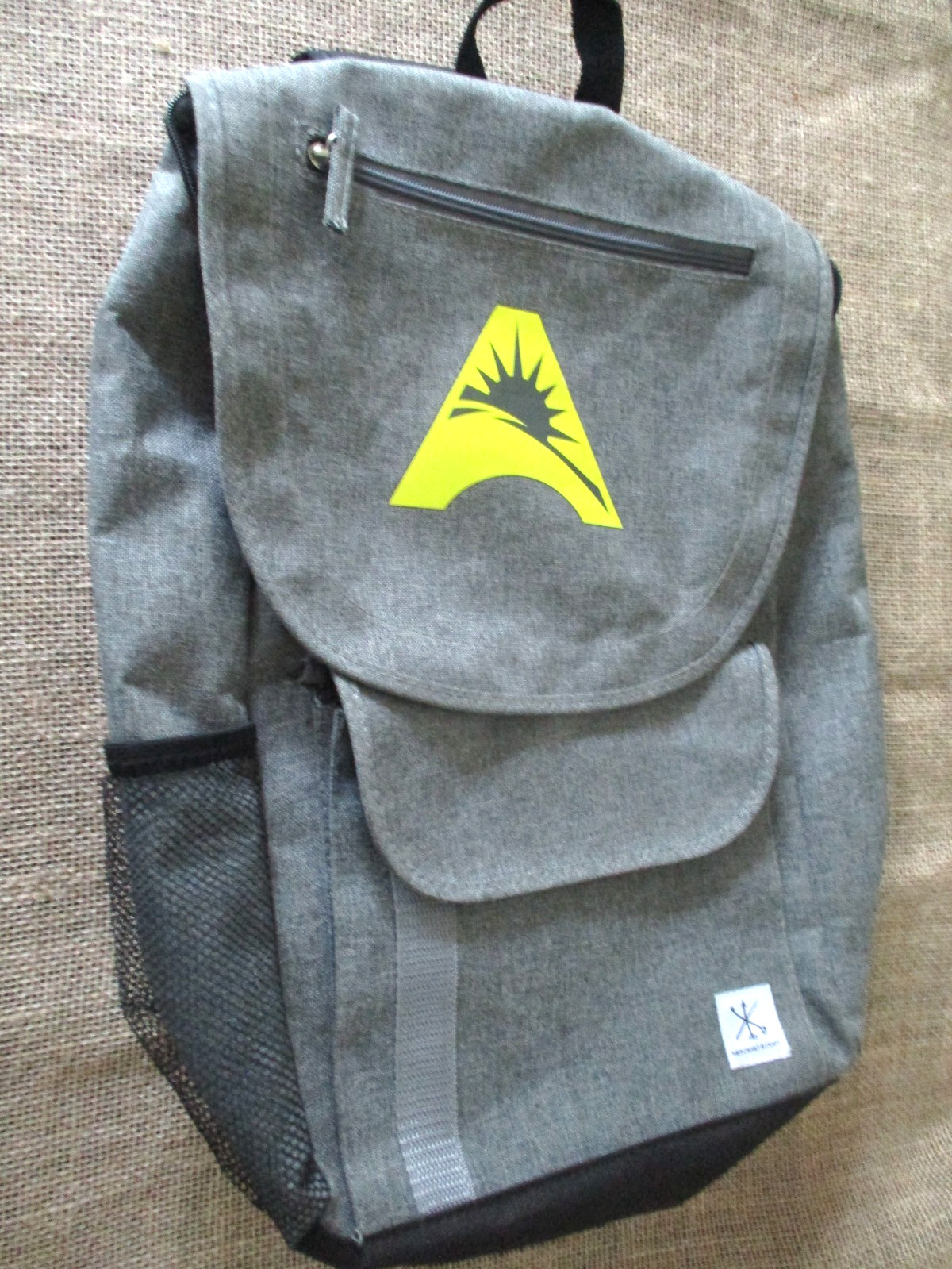 Merchant & Craft Student School Backpack Multiple Pockets Grey Laptop Bag 18 in