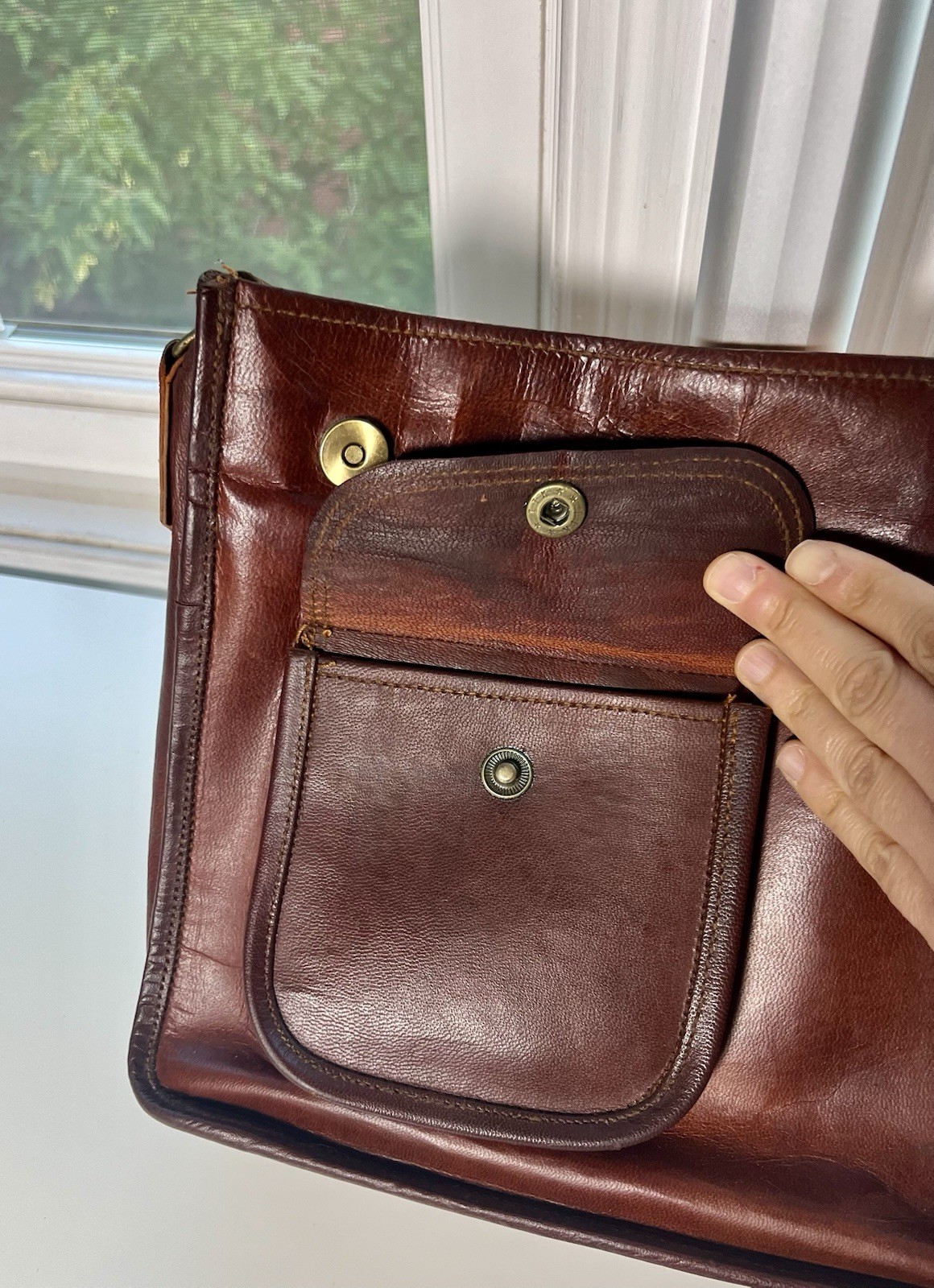 Men’s Brown Messenger Bag Medium Shoulder Strap Buckle Flap, Inner Pockets