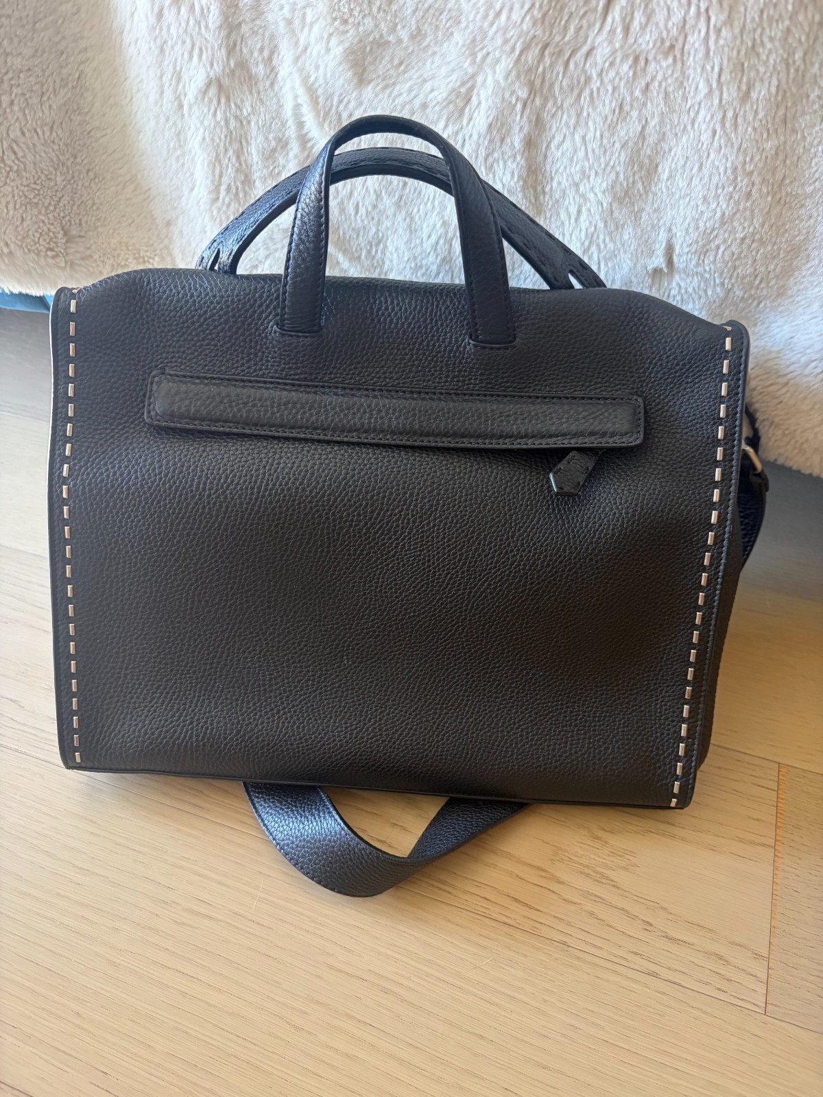 Beautiful item✨ Fendi Selleria Peekaboo Leather Business Bag