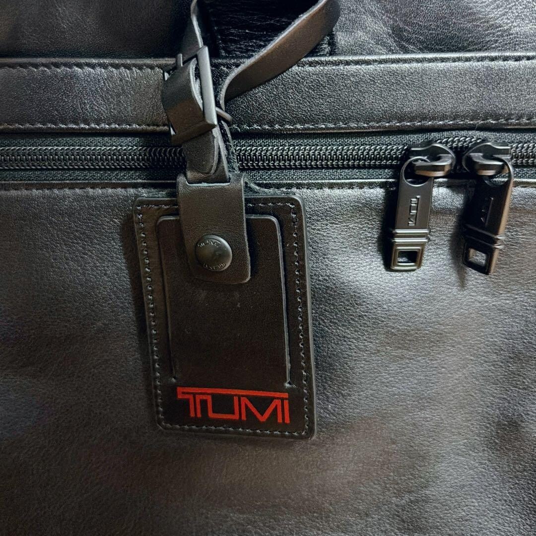 TUMI 96110DH Black Leather Slim Business Portfolio Laptop Briefcase 16.1in