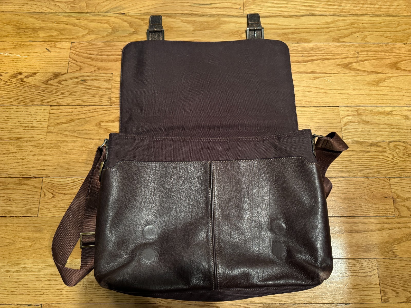 Boconi Brown Leather Slim Mailbag Messenger Laptop Bag with Shoulder Strap