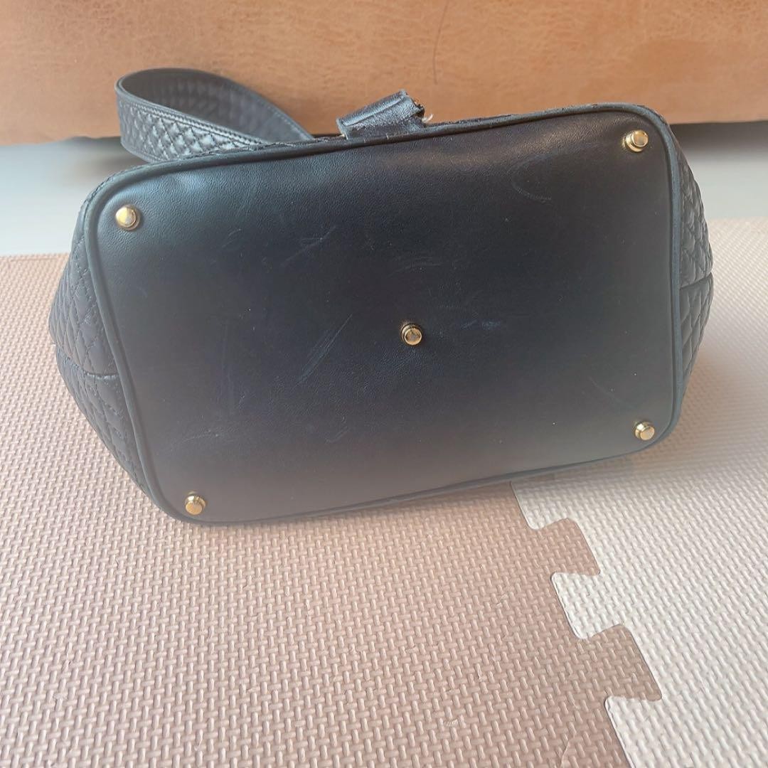 BALLY Quilt Shoulder Hbag