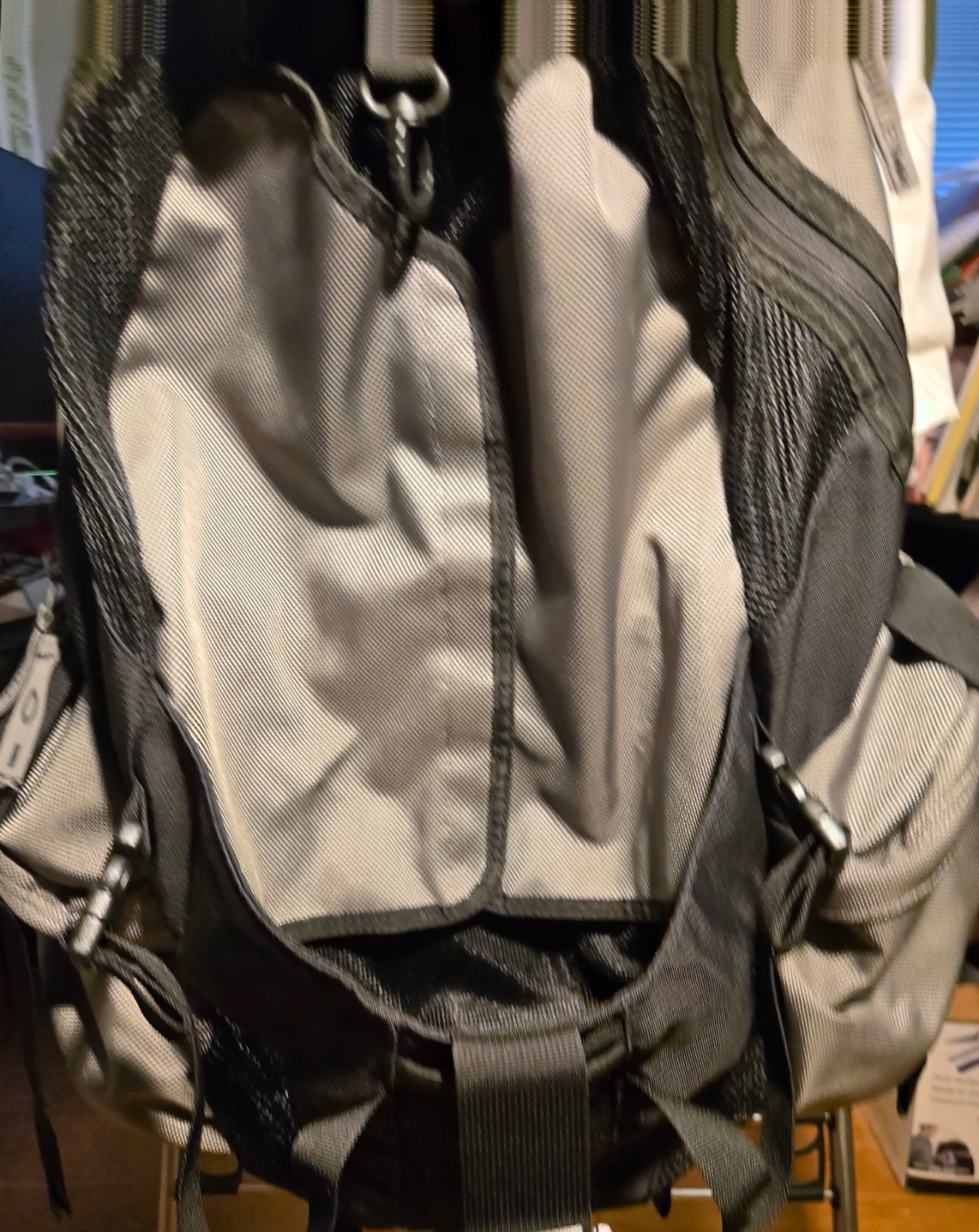 New Never Used OAKLEY ICON PACK 3.0 BACKPACK 92075A-279 Sheet Metal