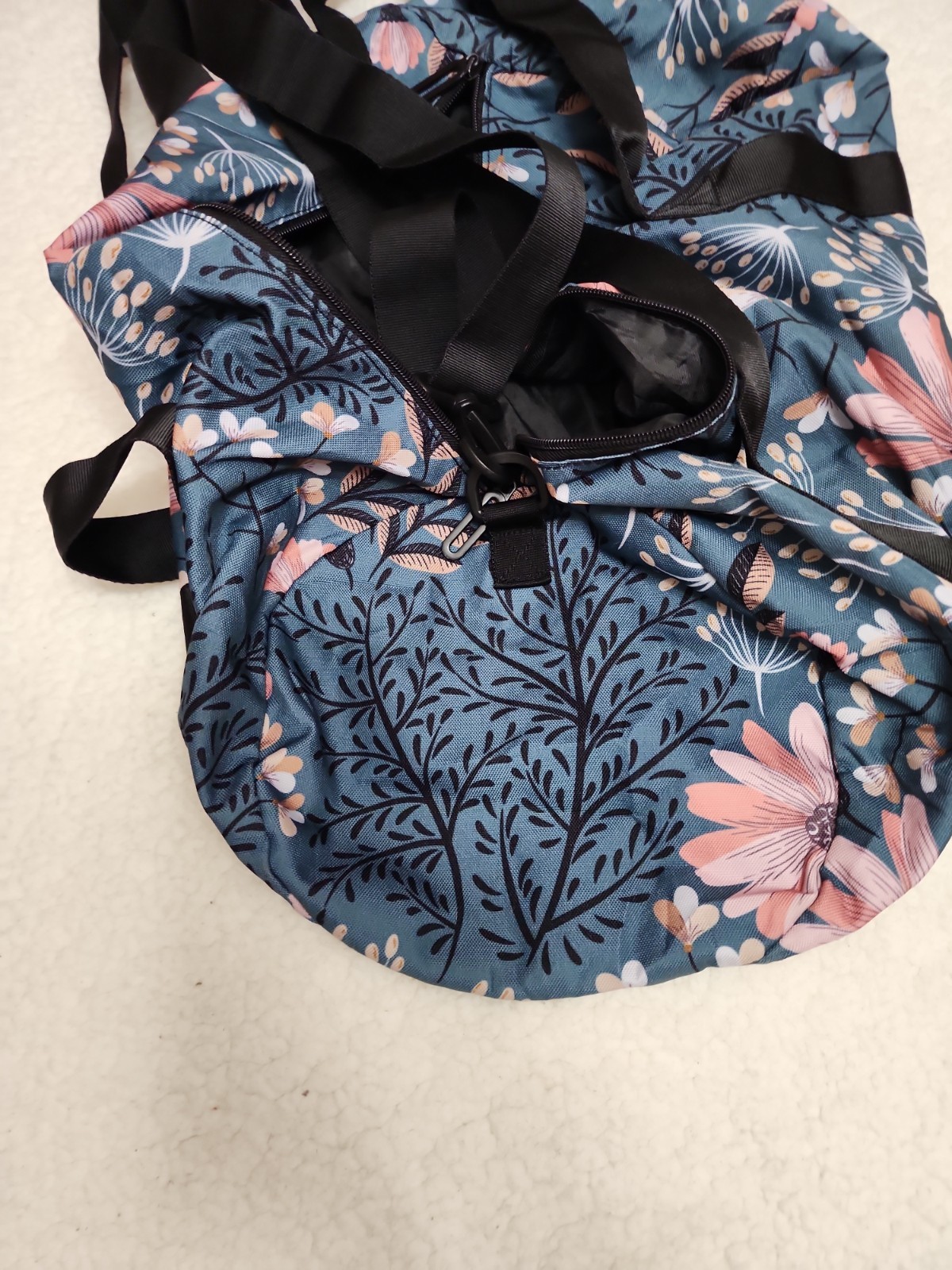Jadyn B 19″ Barrel Women’s Duffel Bag Navy Floral RN146053 100% polyester China