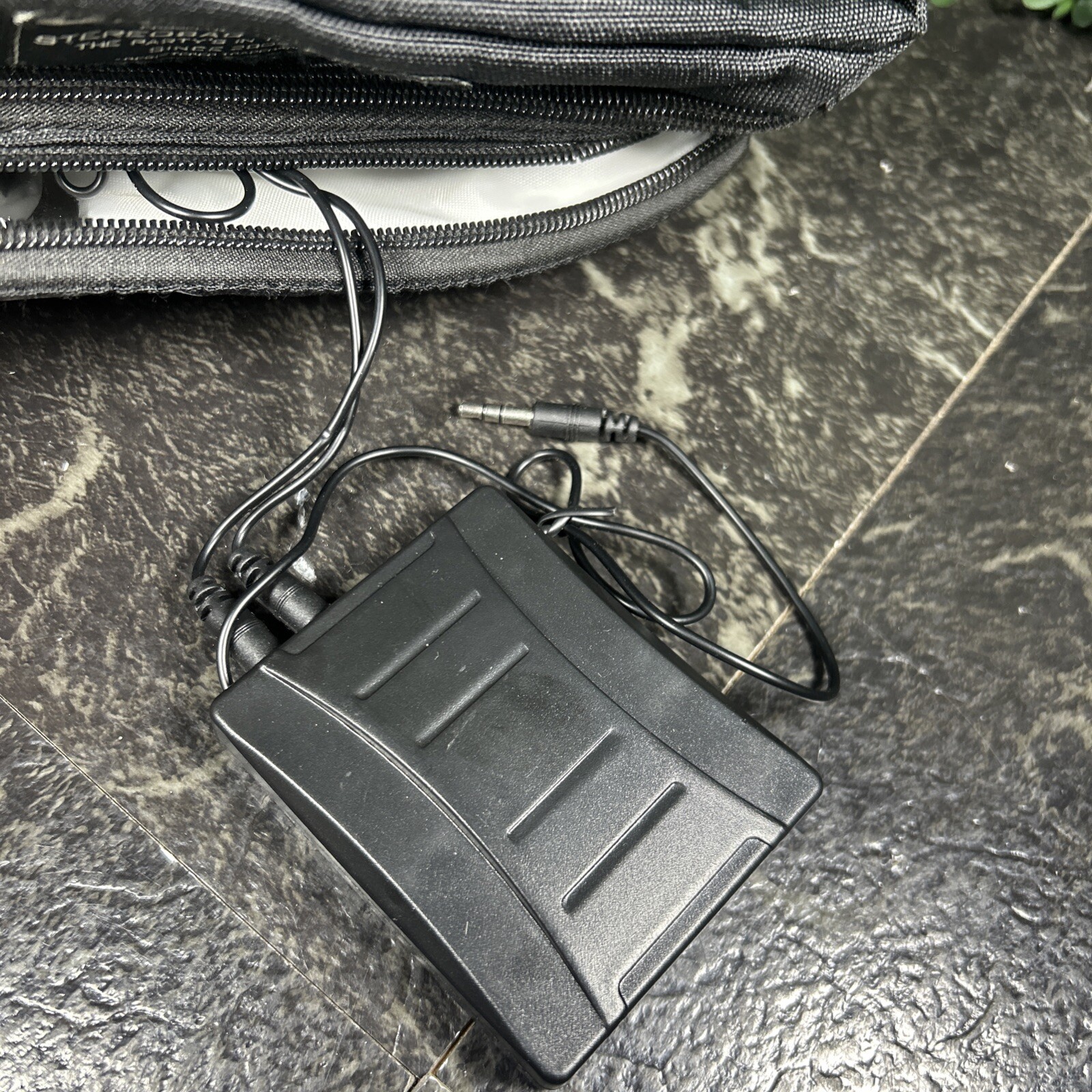 2012 Fydelity Stereobag Fanny Pack With Speaker/Aux Hook Up /Speaker