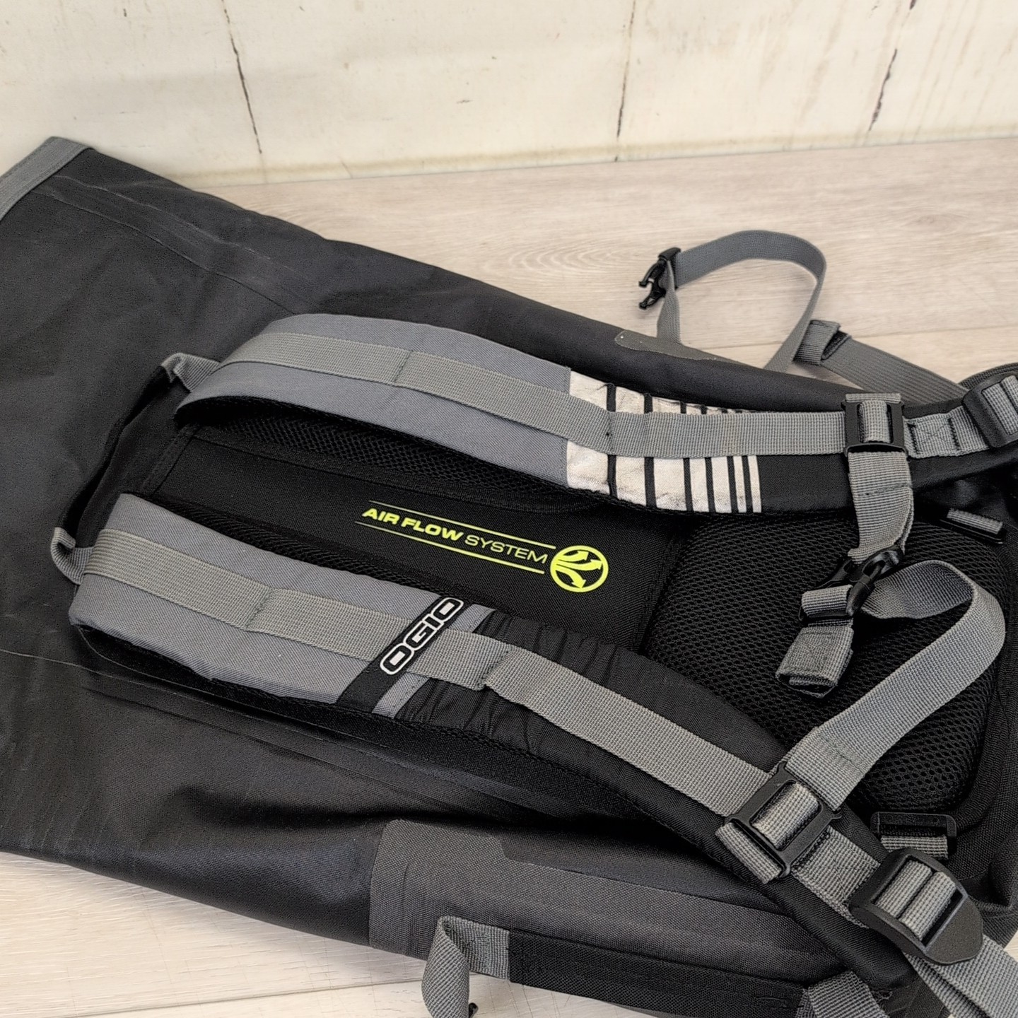 OGIO Motorcycle Backpack ALL ELEMENTS Black Gray AquaTech Air Flow System Bag