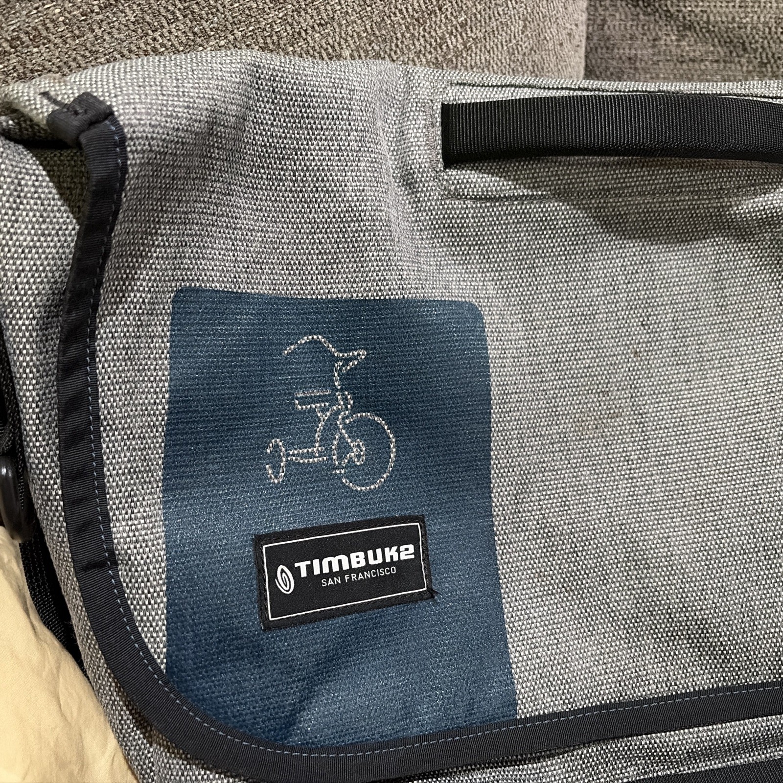 Timbuk2 Classic Messenger Bag LARGE Commuter Laptop Adjustable Bicycle Gray
