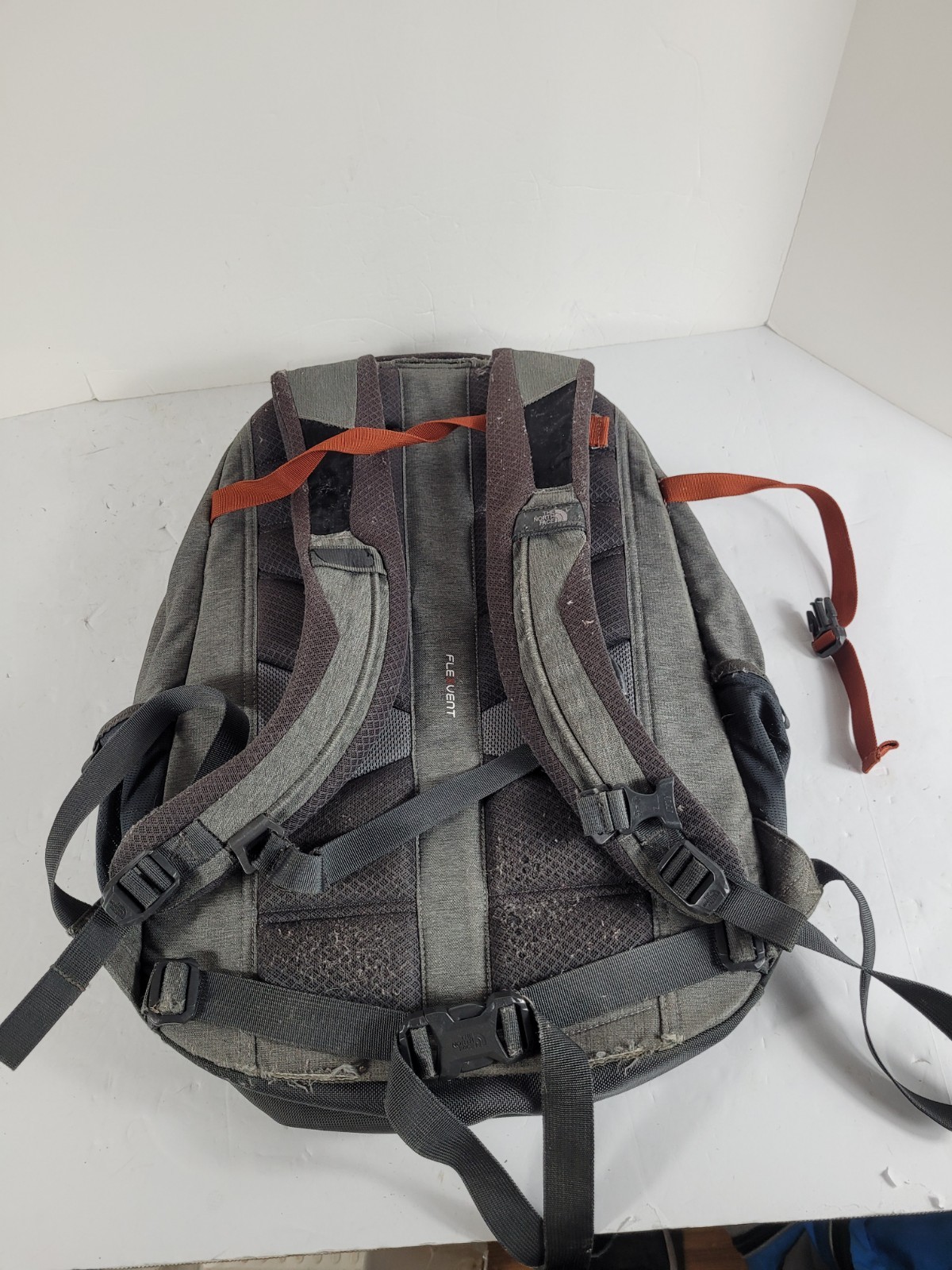 The North Face Recon FlexVent Men’s Backpack Medium Size Pre-Owned Ships Free