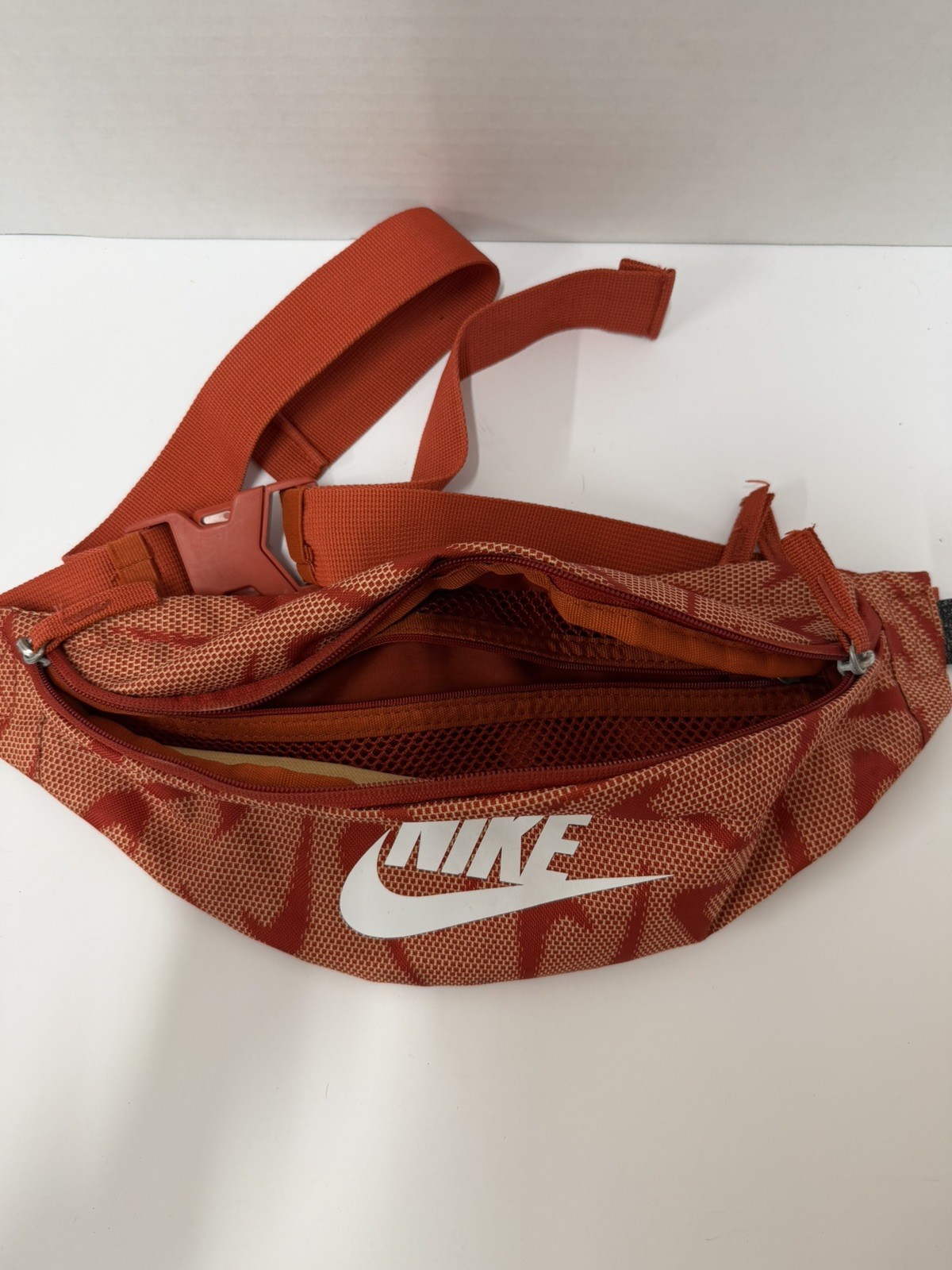 Nike Heritage Sports Lenti Waist Pack Fanny Bag Adjustable Strap Zip Pocket