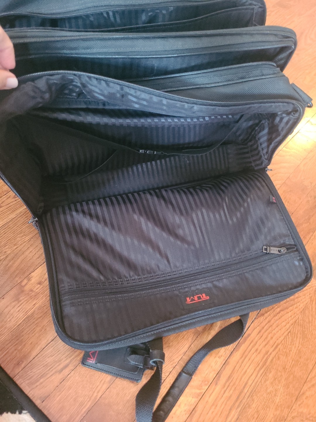 Tumi 2206D3 Black Expandable Rolling Briefcase Laptop Bag Ballistic Carry on