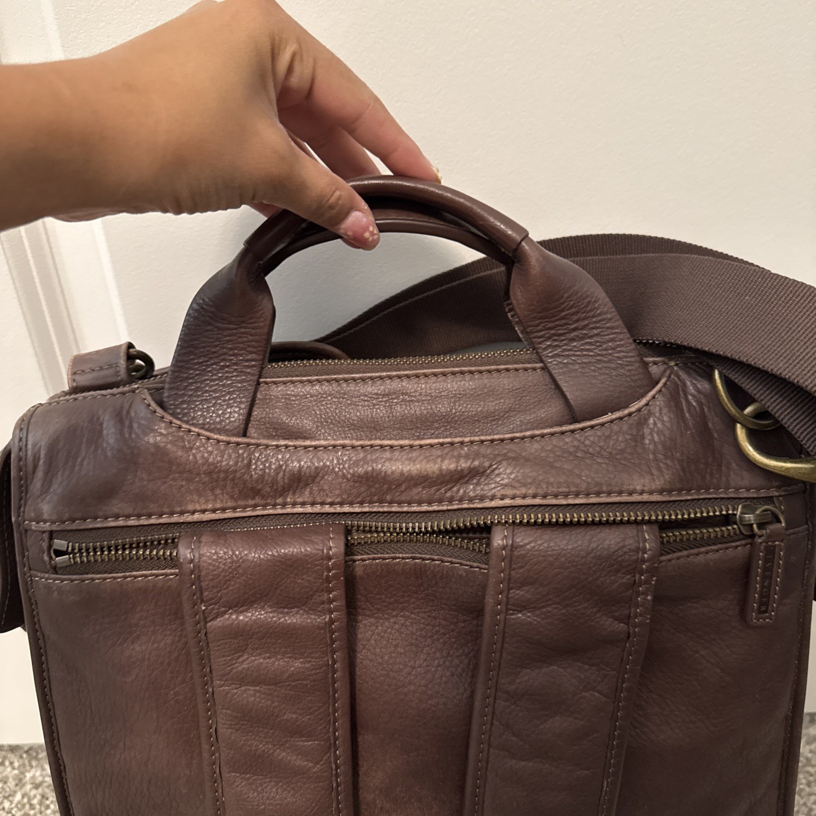 Levenger Beige Light Brown Leather Large Convertible Bag Backpack