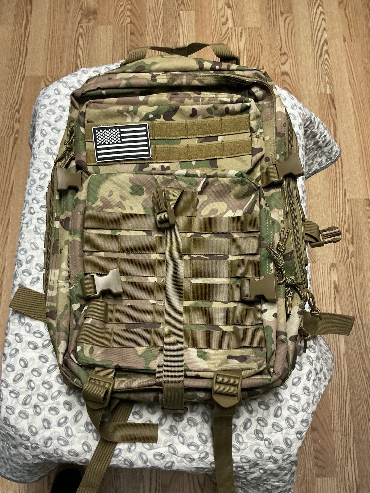New Unbranded Large 14×19 Camo Backpack, Multiple Pockets