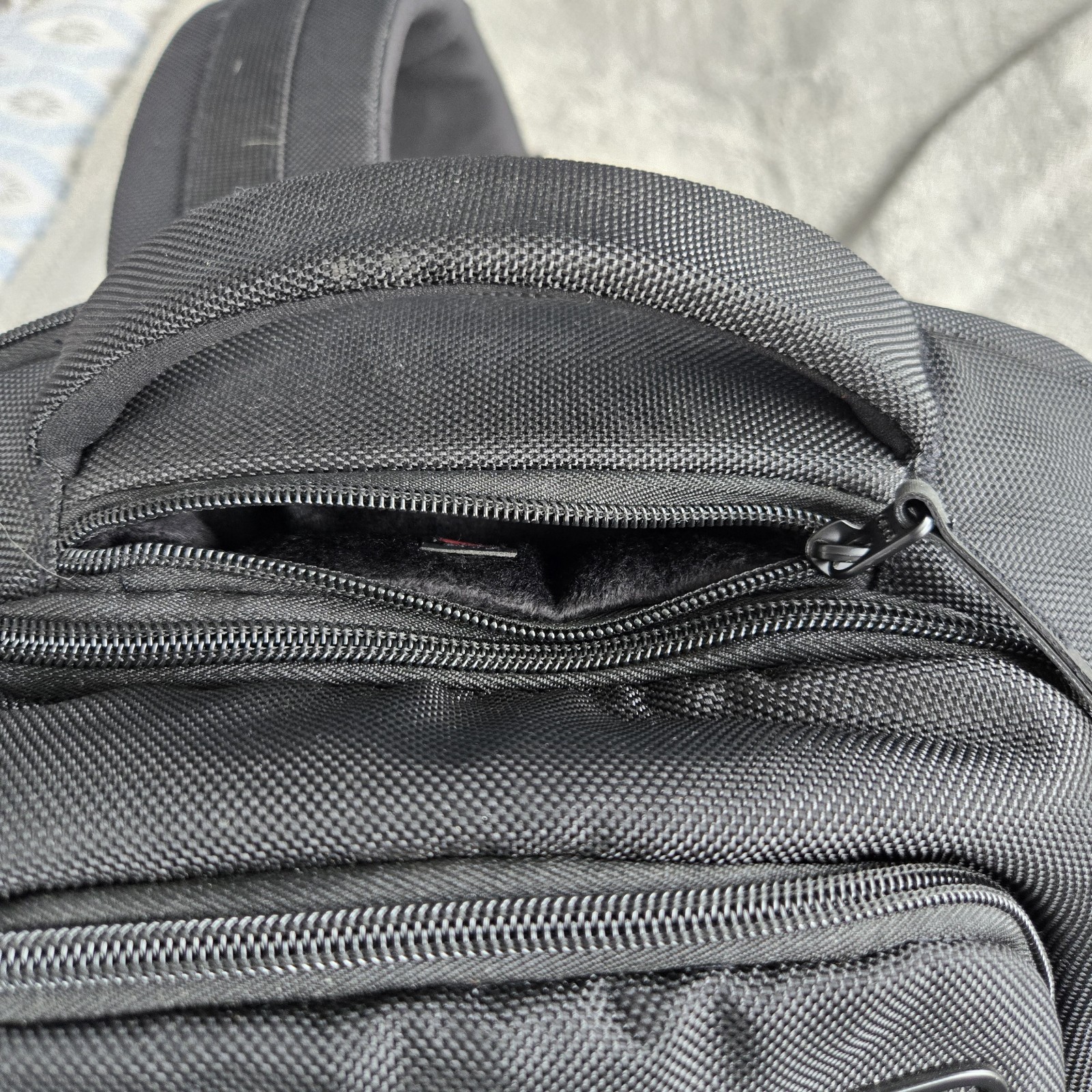 OGIO® Ace Black Backpack, 1680D, 1,450 cu. in./22.1 L,PADDED Pockets 411061 NWOT