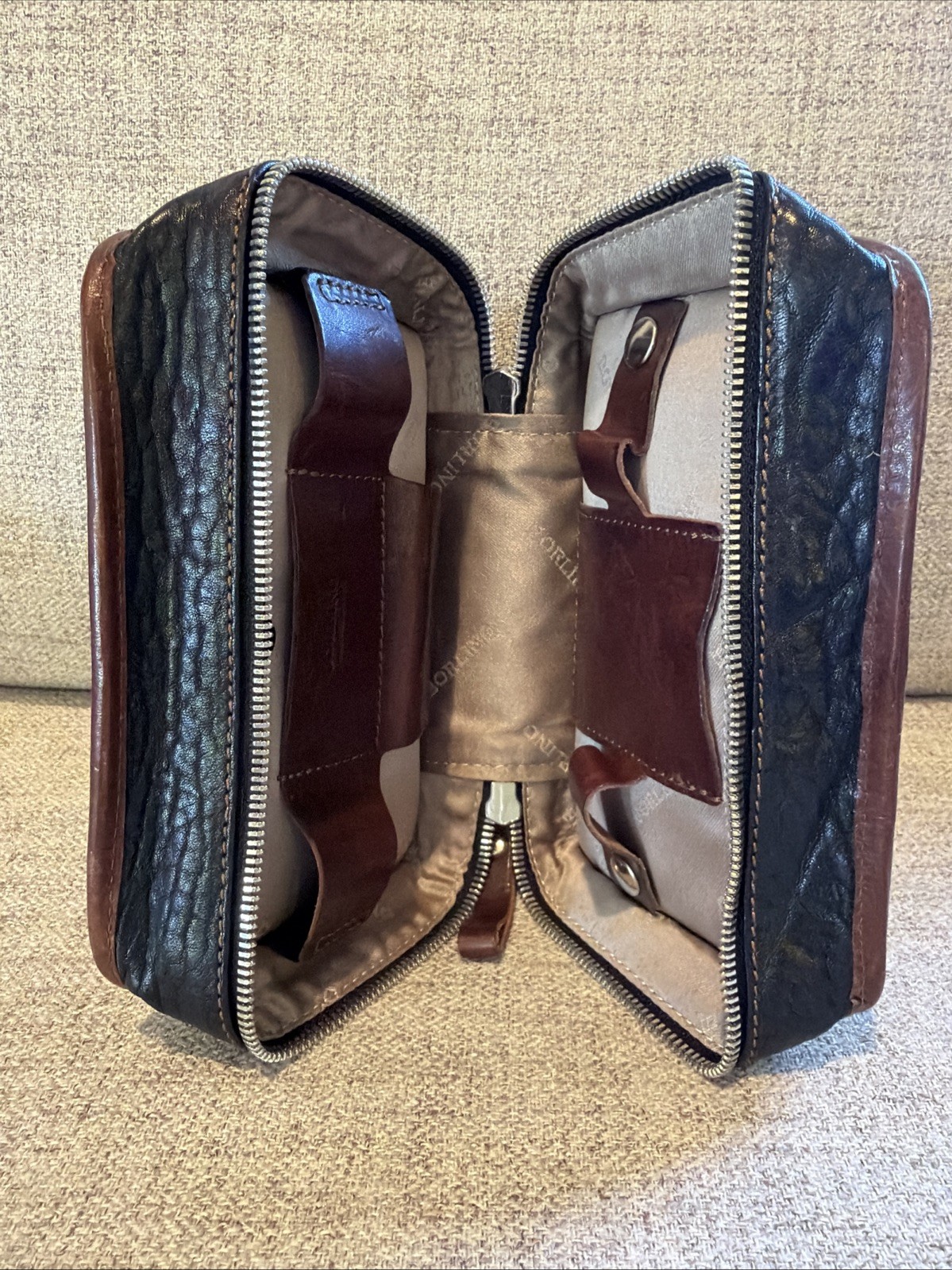 Borlino Buffalo Leather Tech Kit Electronics Cord Organizer Black Zip Used