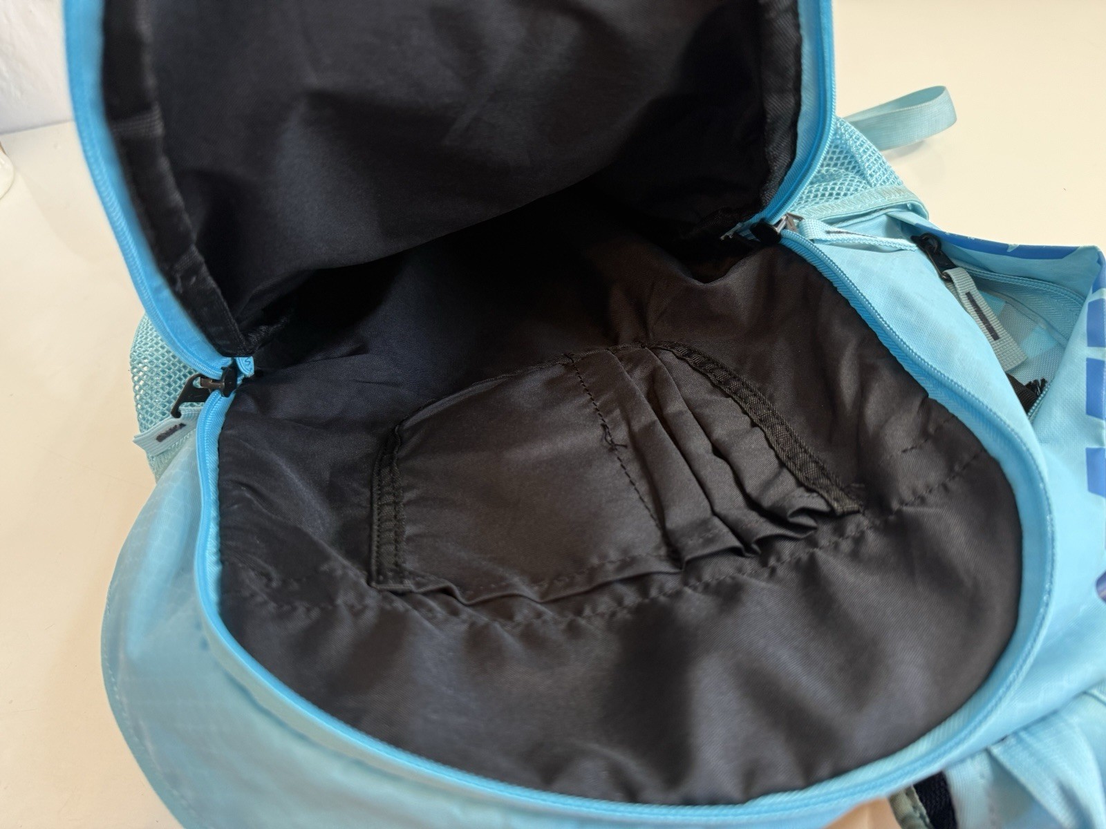 NIKE Max Air Blue Green Backpack Adjustable Straps 20” School Hiking
