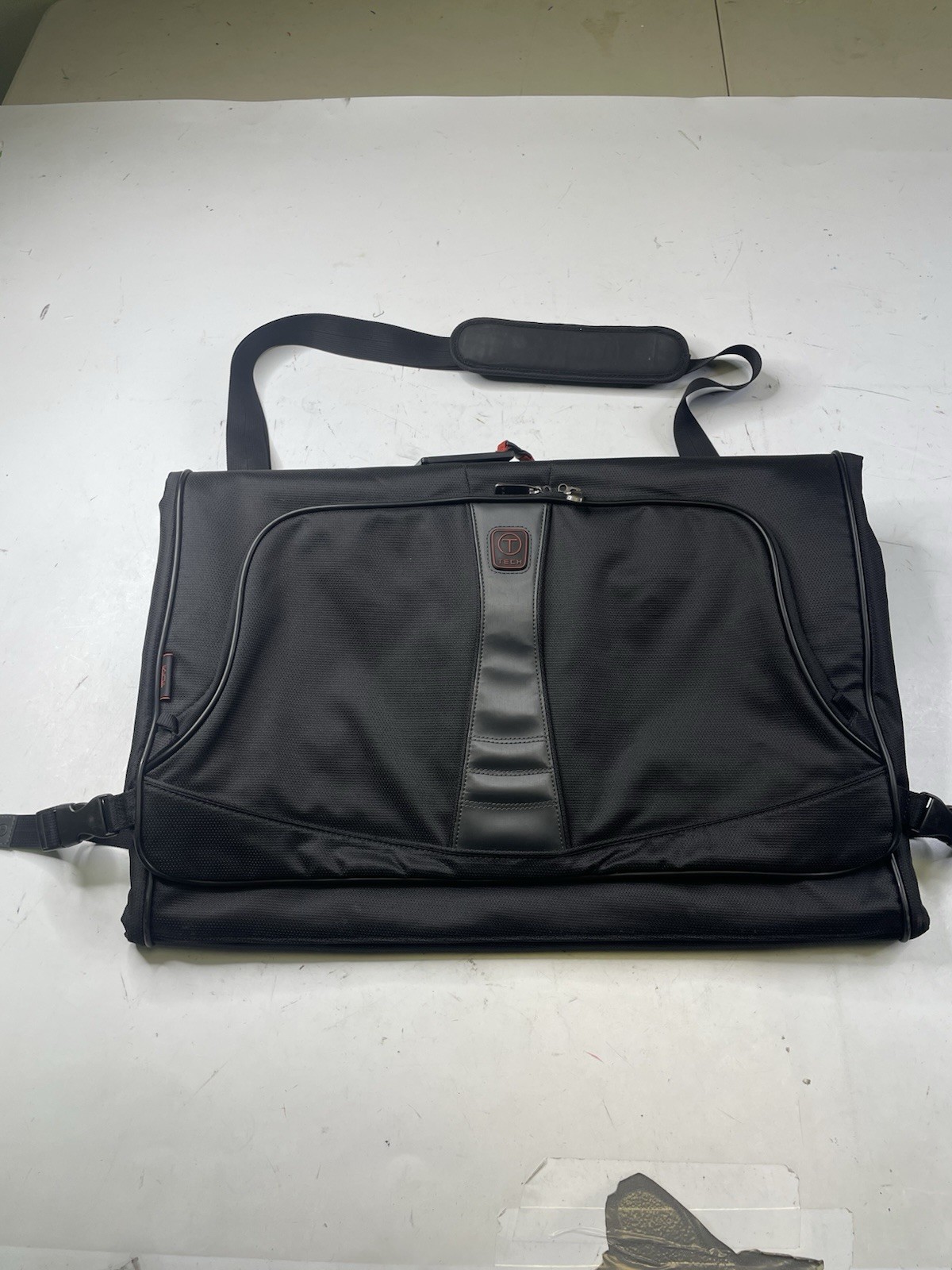 Tumi T-Tech 55336D Black Tri-Fold Nylon Travel Garment Bag Suit Bag Ballistic