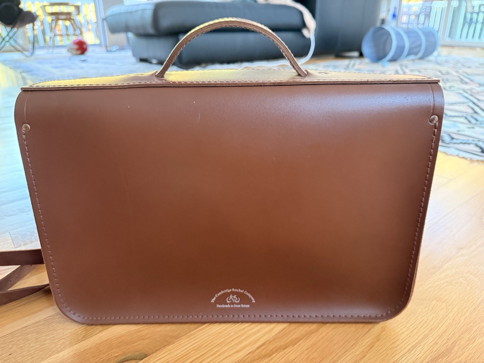 15-Inch Batchel – Classic Brown Leather Bag (Unisex)