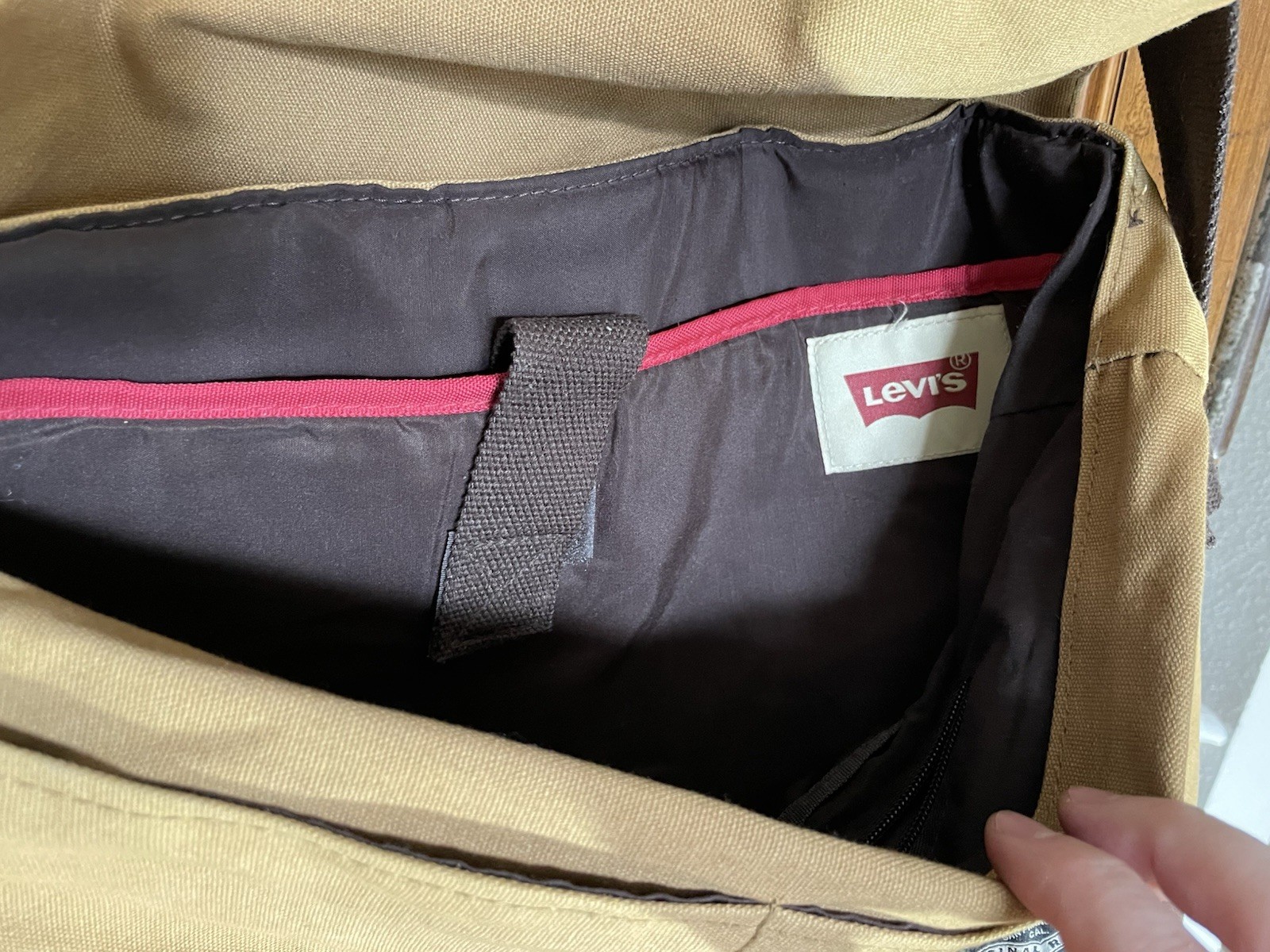 Levi’s Canvas Messenger Laptop Bag Tan Brown Crossbody 16×12 Repaired Clasp