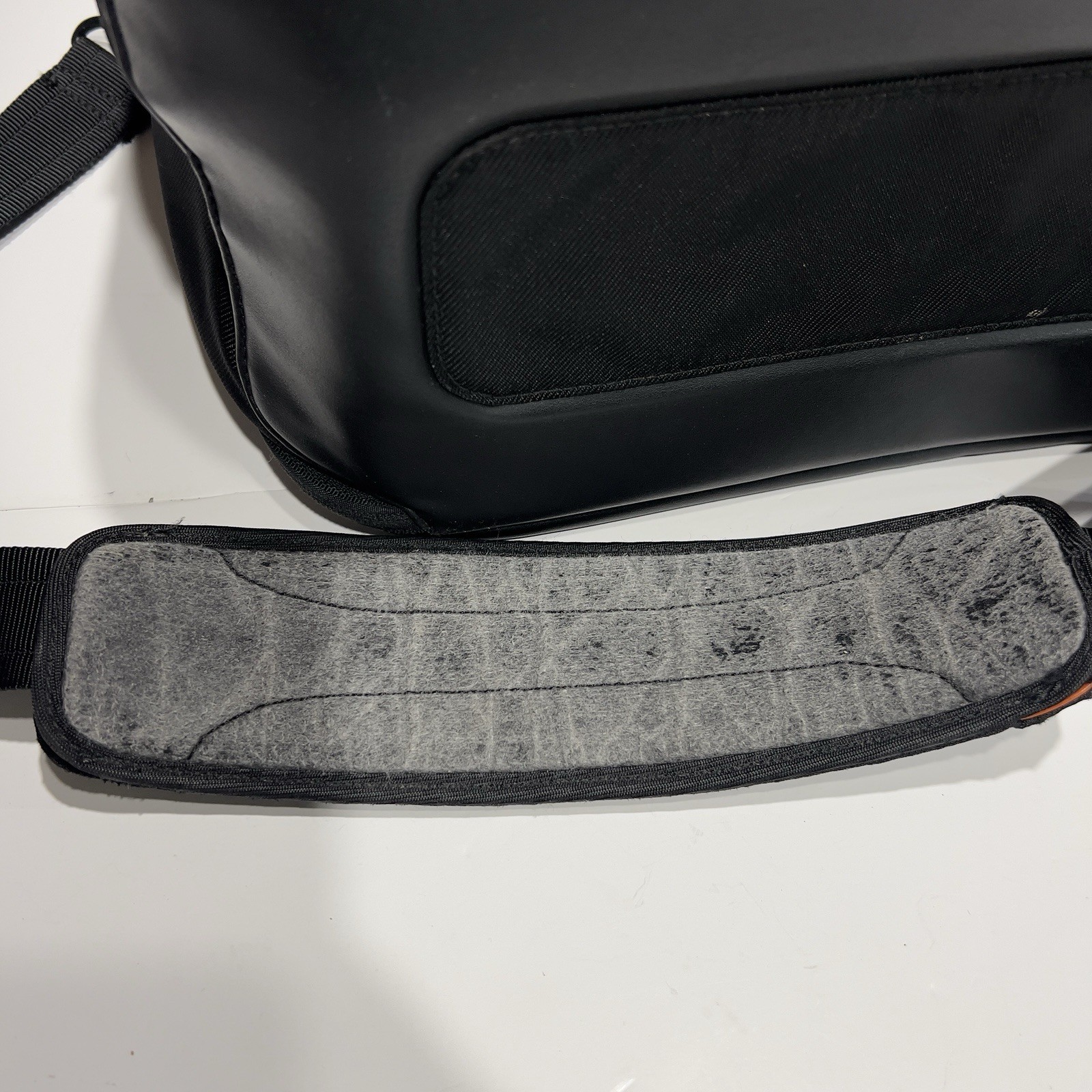Tumi T-Tech Ballistic Nylon Expandable Messenger Bag Laptop Briefcase Black