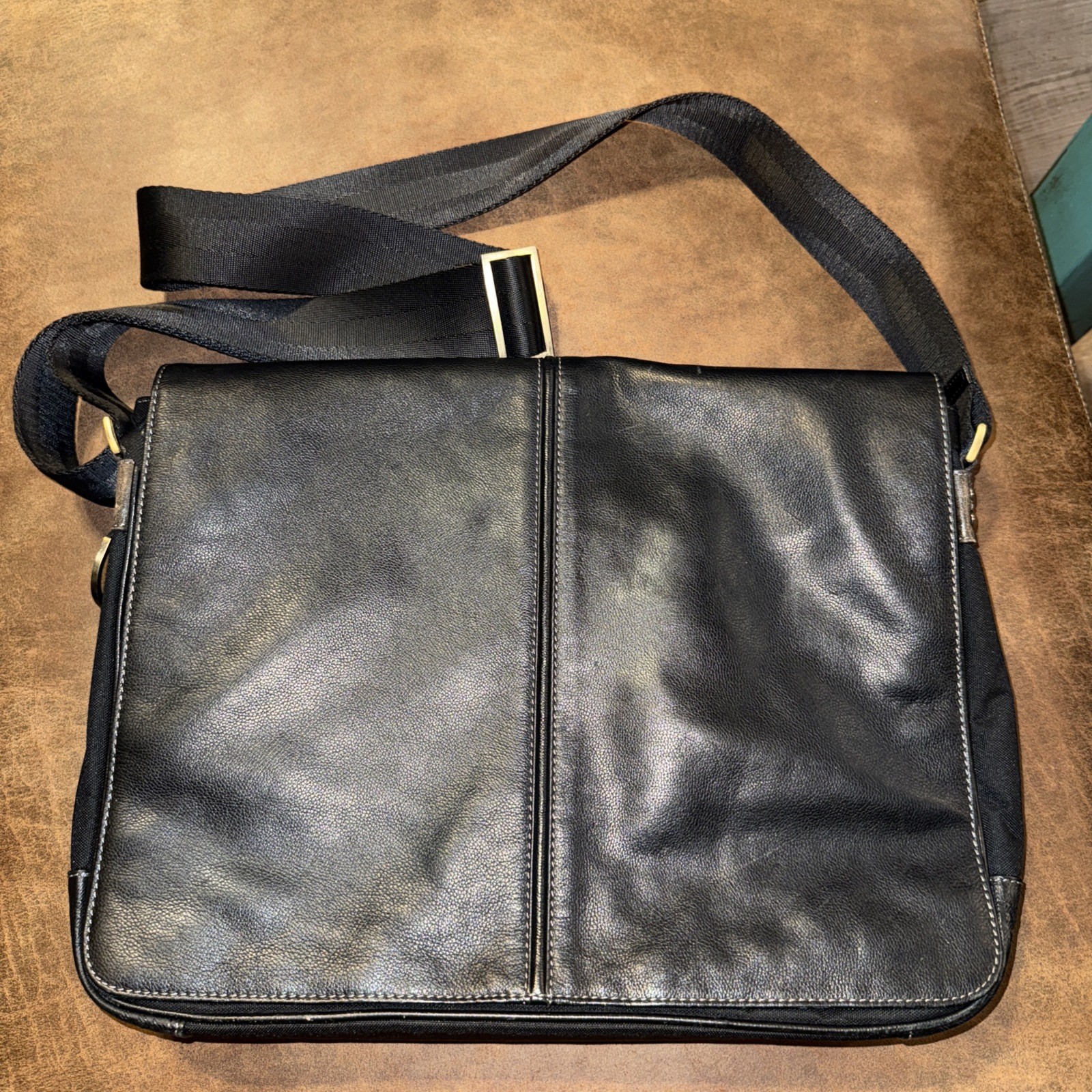 Boconi Leather Men’s Laptop Shoulder Bag. Black