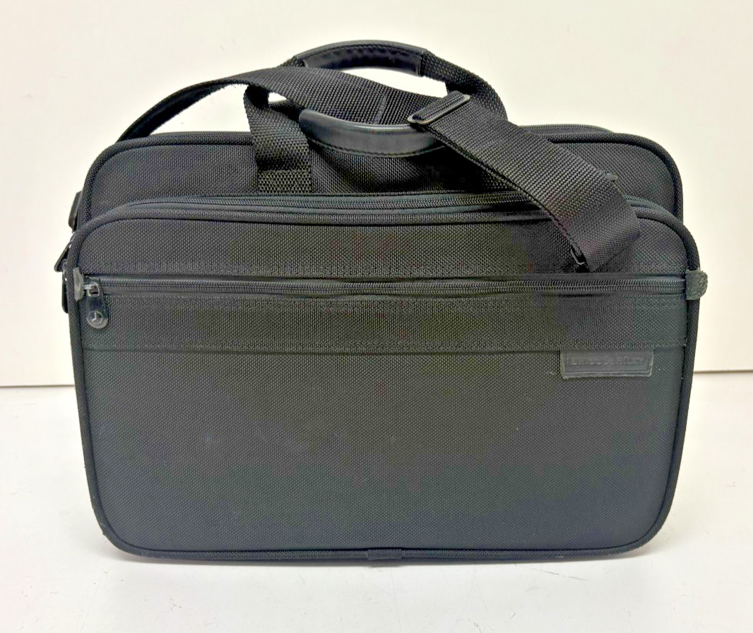 Briggs & Riley Travelware Black Laptop Messenger Travel Bag 5″ x 12.5″ x 17″