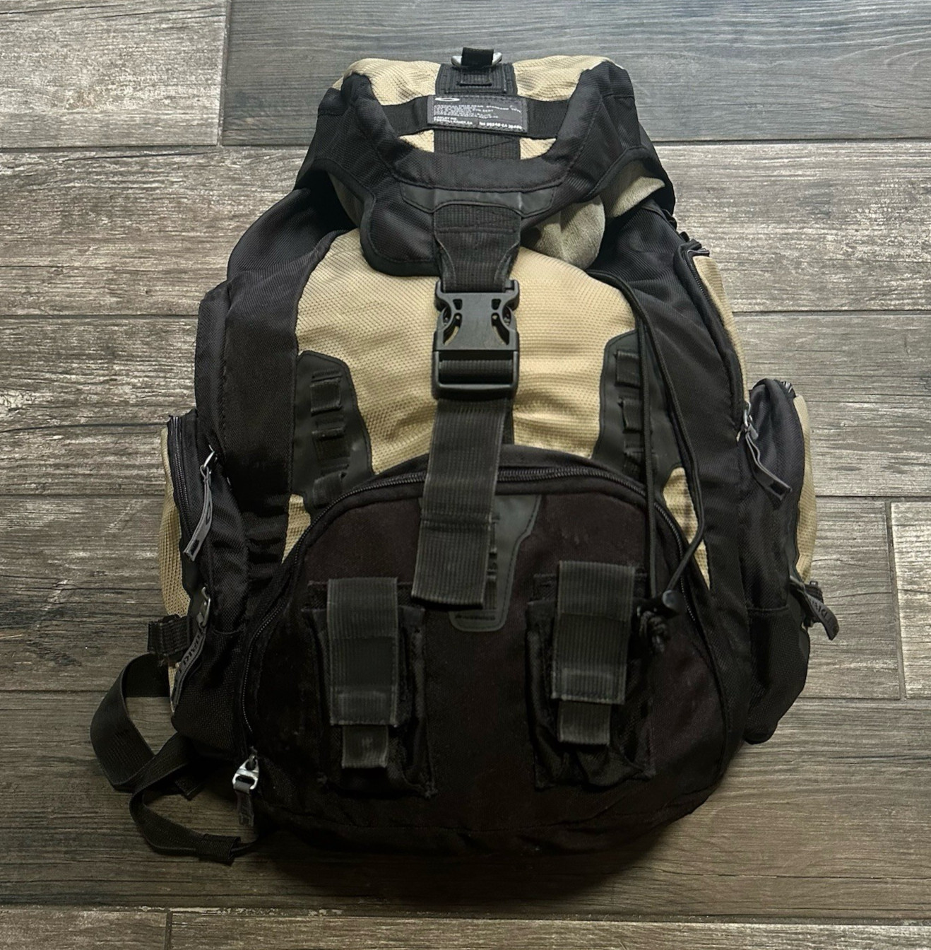 Y2K OAKLEY SOFTWARE ICON 3.0 TACTICAL GEAR BACKPACK TAN BEIGE BLACK CARGO (4)