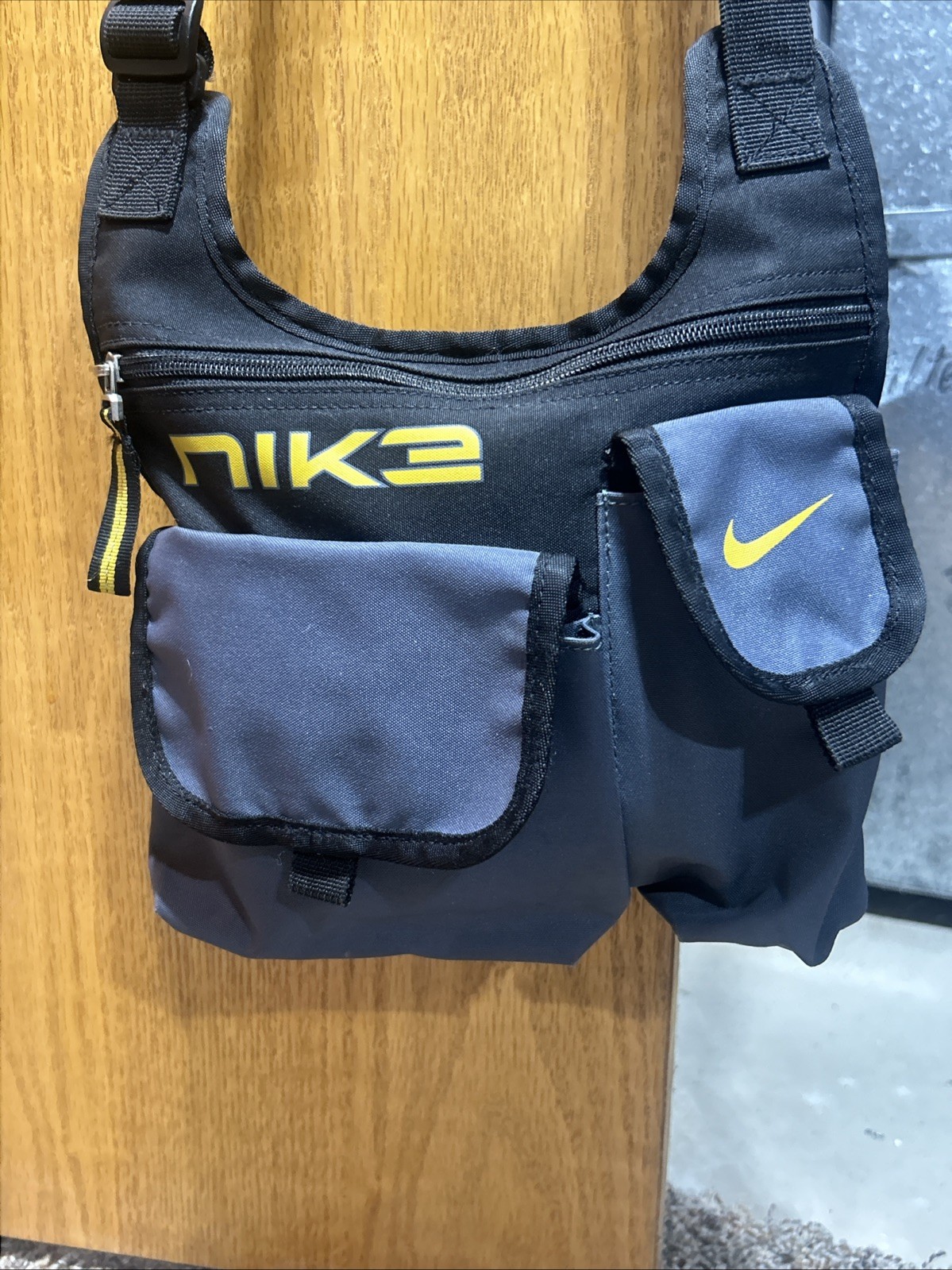 Nike Vintage Crossbody Shoulder Bag Sling Backpack Messenger Tote Style Spellout