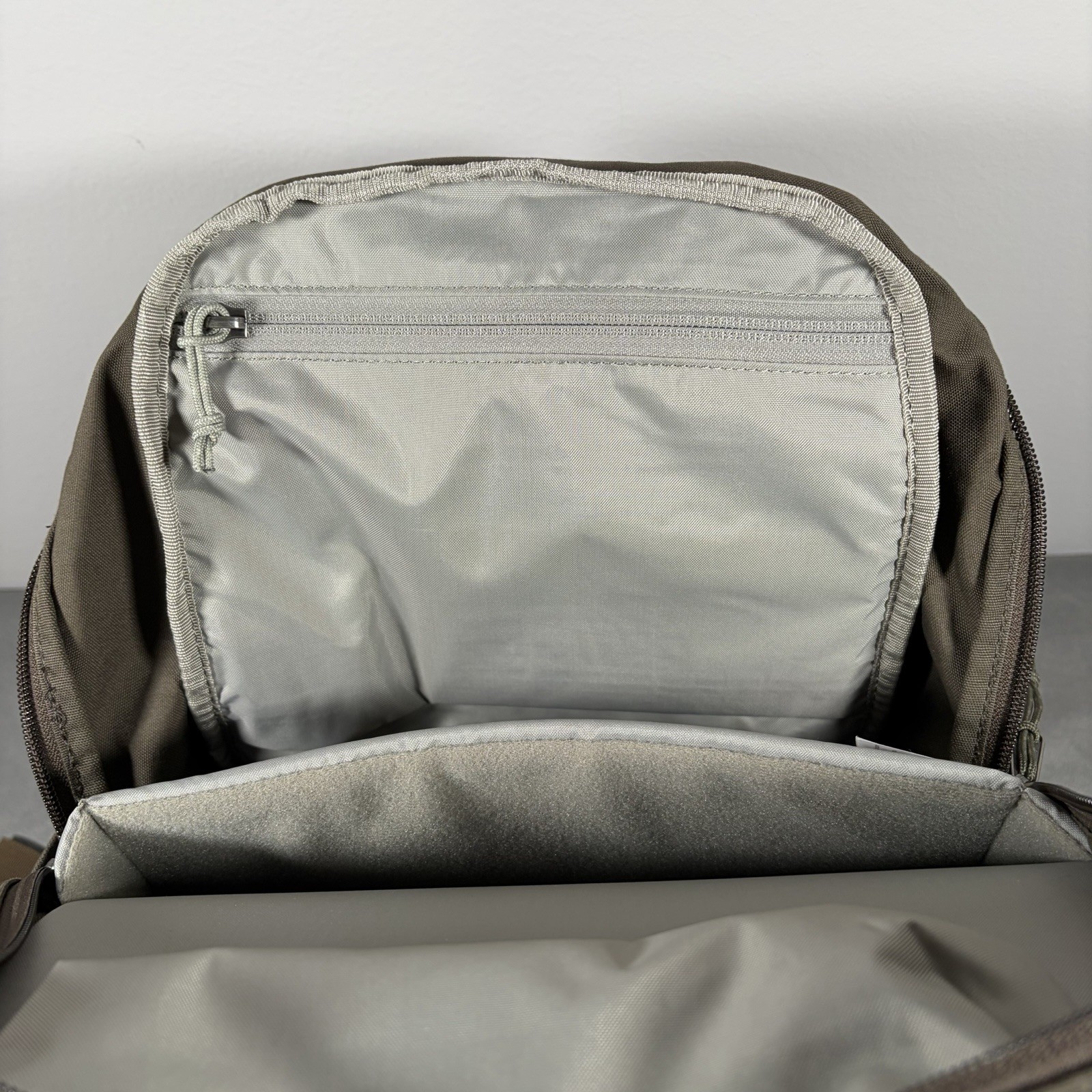 Fjallraven Raven 20L Backpack Brown G-1000 Laptop Sleeve Padded Straps