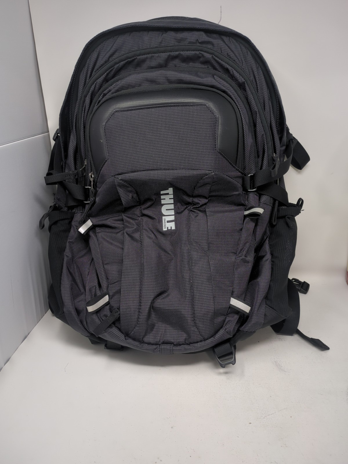 Thule Sweden Crossover Backpack 15″ Laptop Sunglasses Pocket Travel Hiking EUC