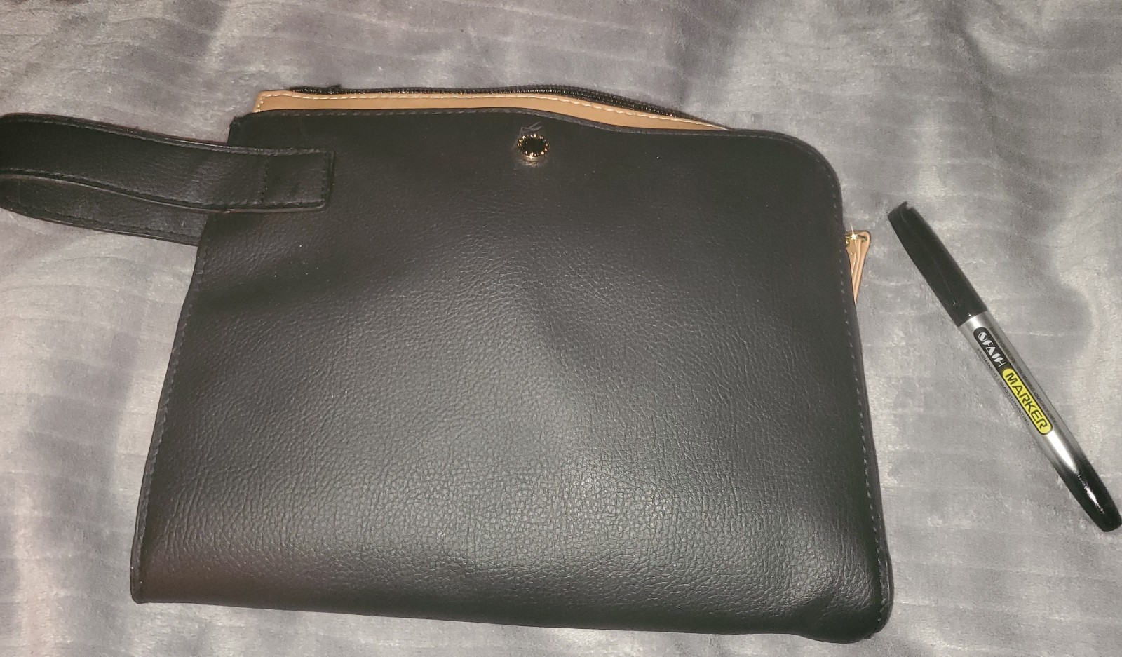 BVLGARI Emirates Travel Toiletry Bag First Class Kit Black Zipper (Bag Only)
