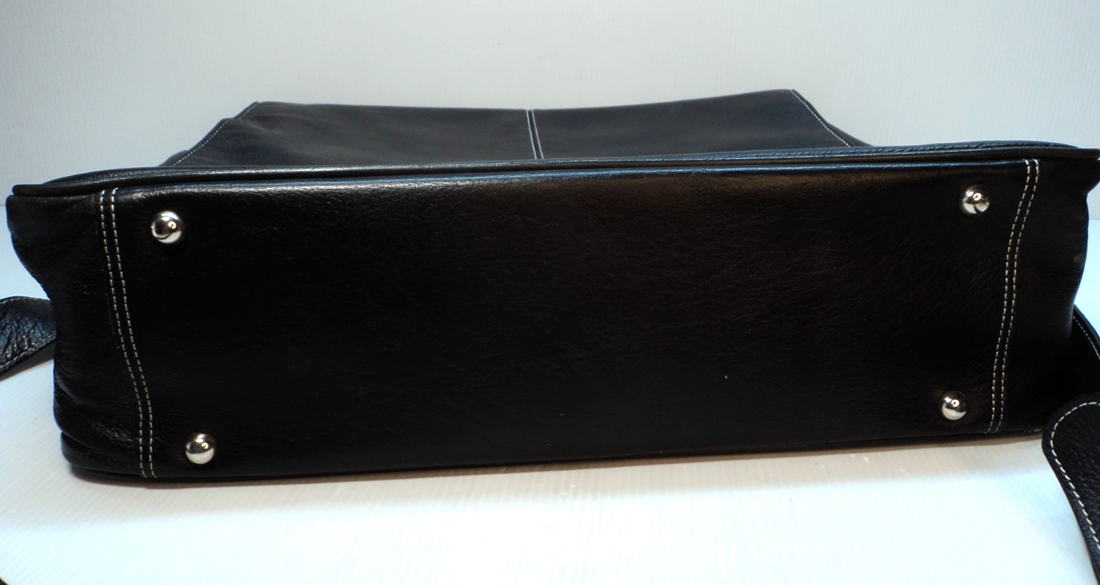 McKlein 13.3″ Leather Laptop Tablet Messenger Bag, Black w/Magnetic Flap Closure