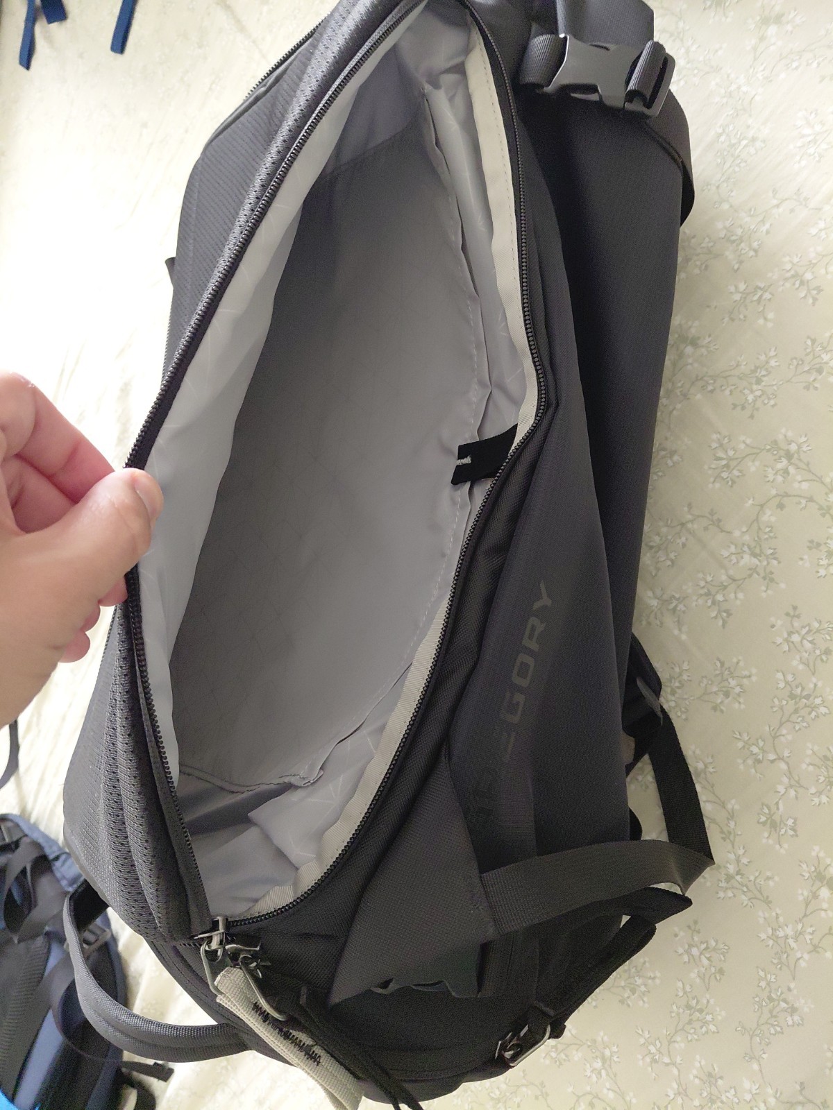 Gregory Compass 40, Laptop Compartment And 2 Zippered Pockets, For Travel