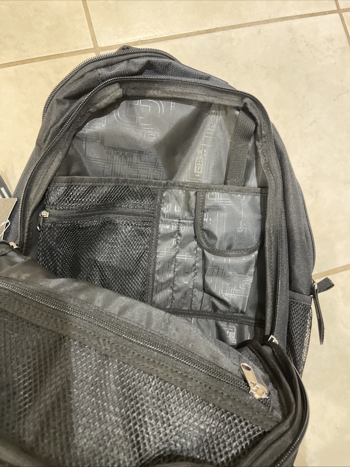 Ogio Juggernaut Backpack Cycle Bag 411043 Fits Most 17″ Laptops – Black NWT
