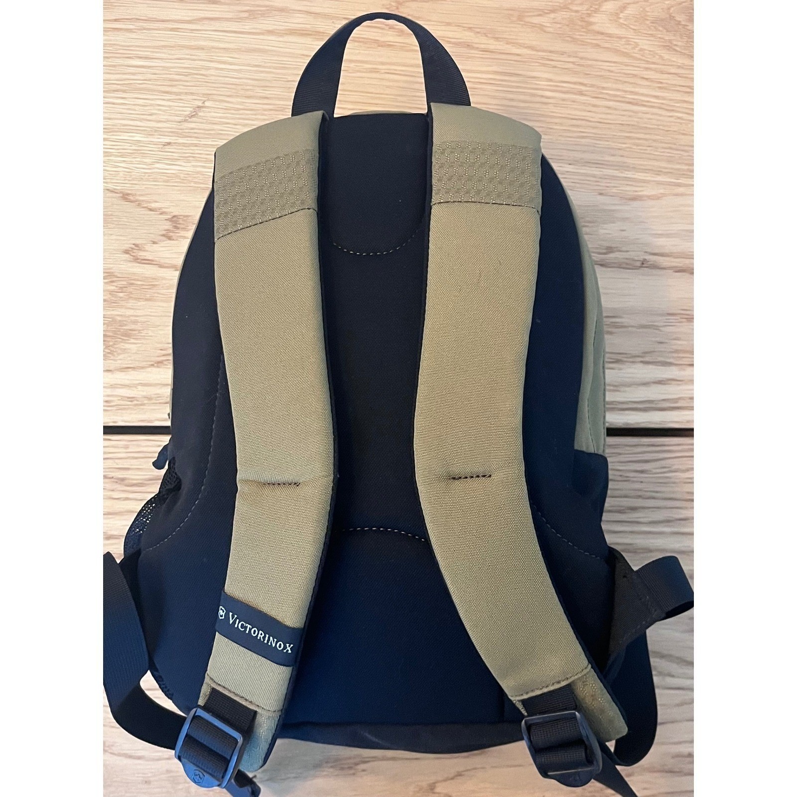 Victorinox Swiss Army Backpack Olive Green Black Compact Daypack Hiking Travel