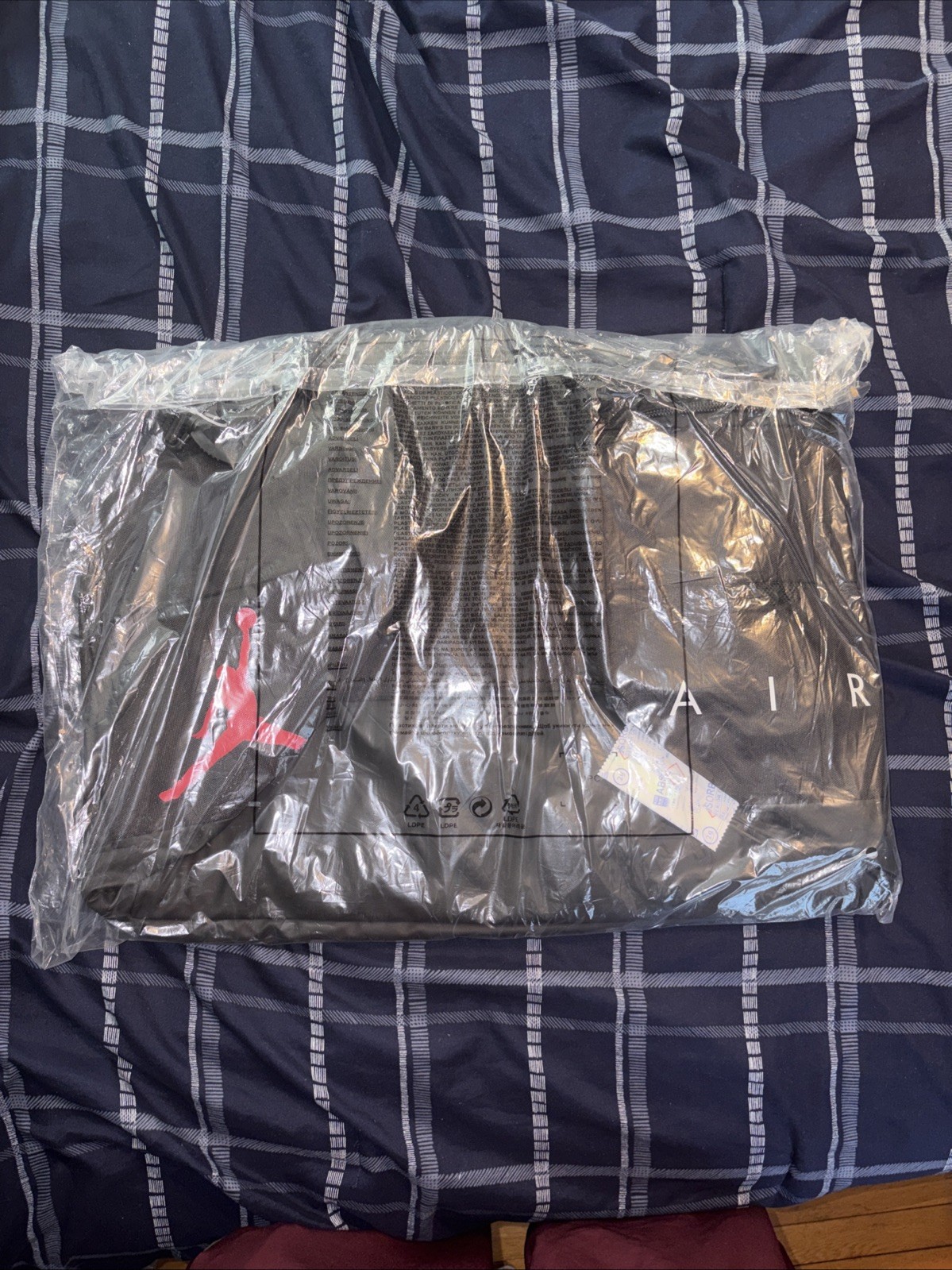 AIR JORDAN VELOCITY Sport Duffle Bag Med/Large Black Red White NEW W/TAG Gym Bag